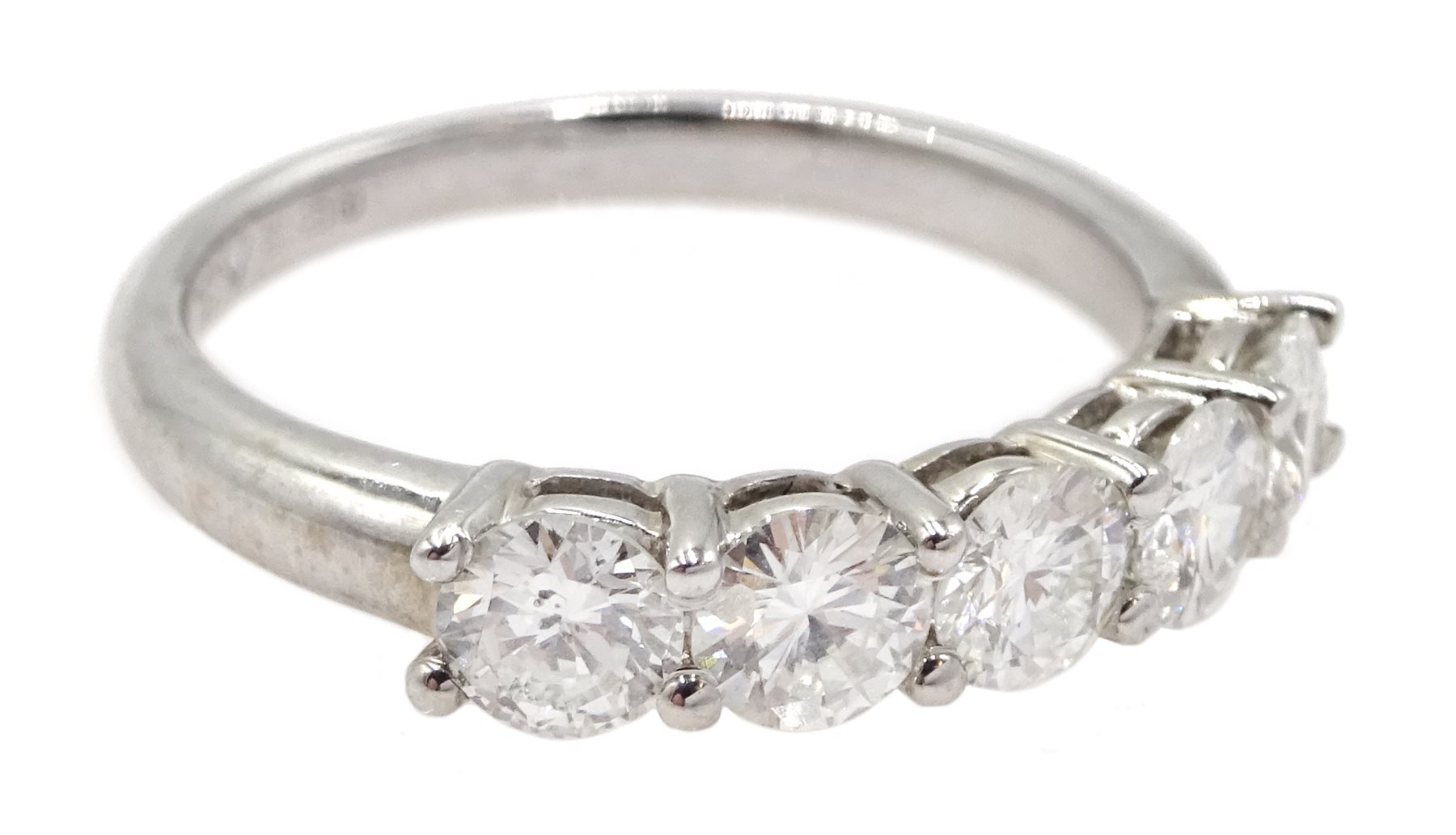 18ct white gold five stone round brilliant cut diamond ring - Image 3 of 4