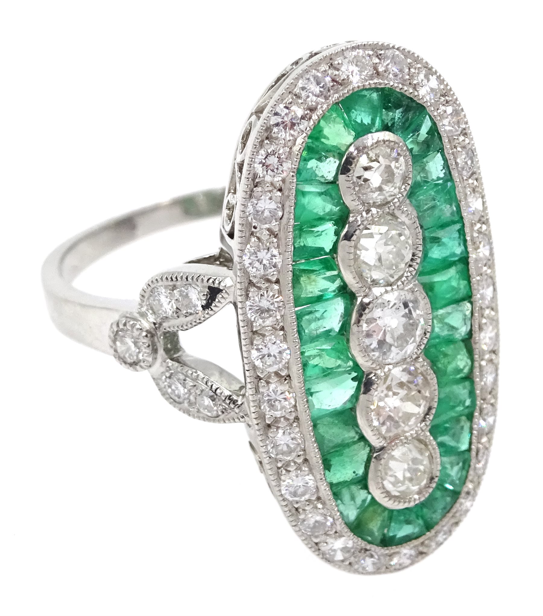Platinum calibre cut emerald and round brilliant cut diamond oval panel ring - Image 3 of 6
