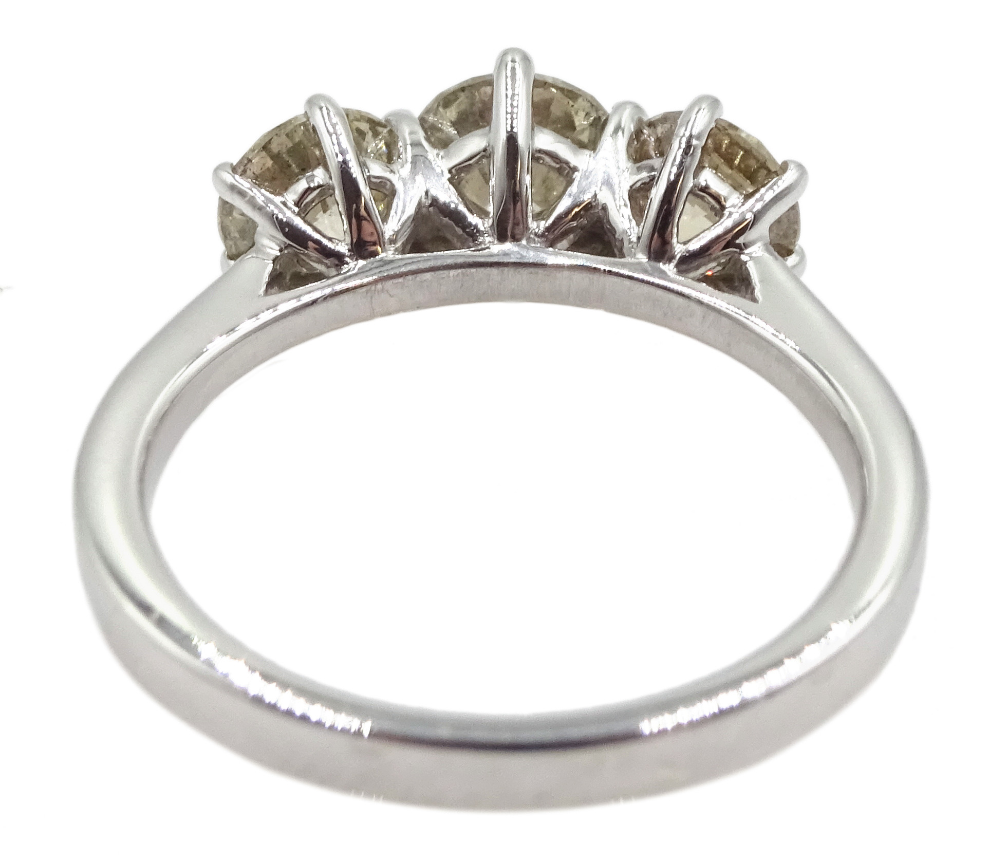 18ct white gold three stone round brilliant cut diamond ring - Image 5 of 7