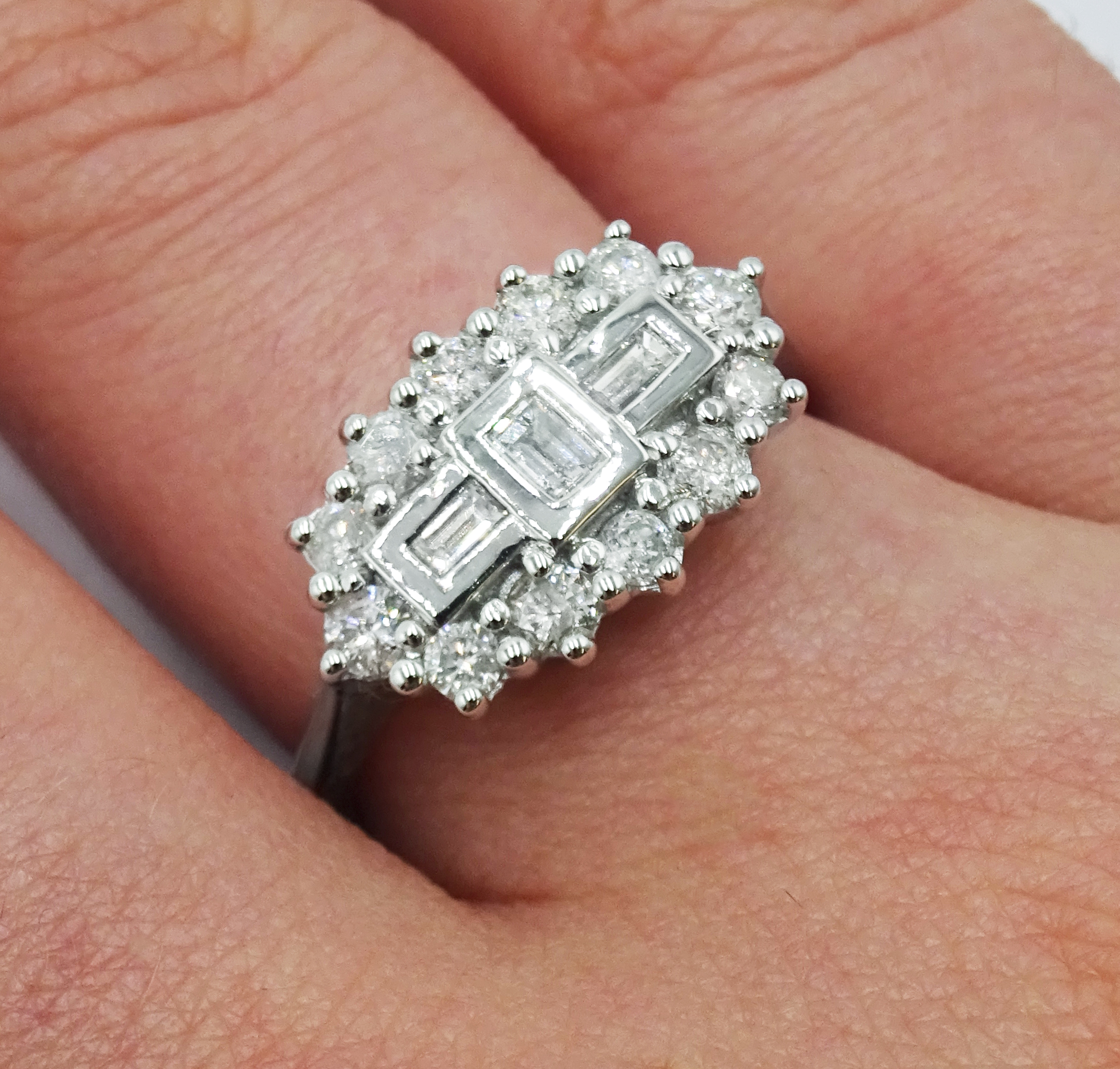 18ct white gold and diamond cluster ring - Image 2 of 6