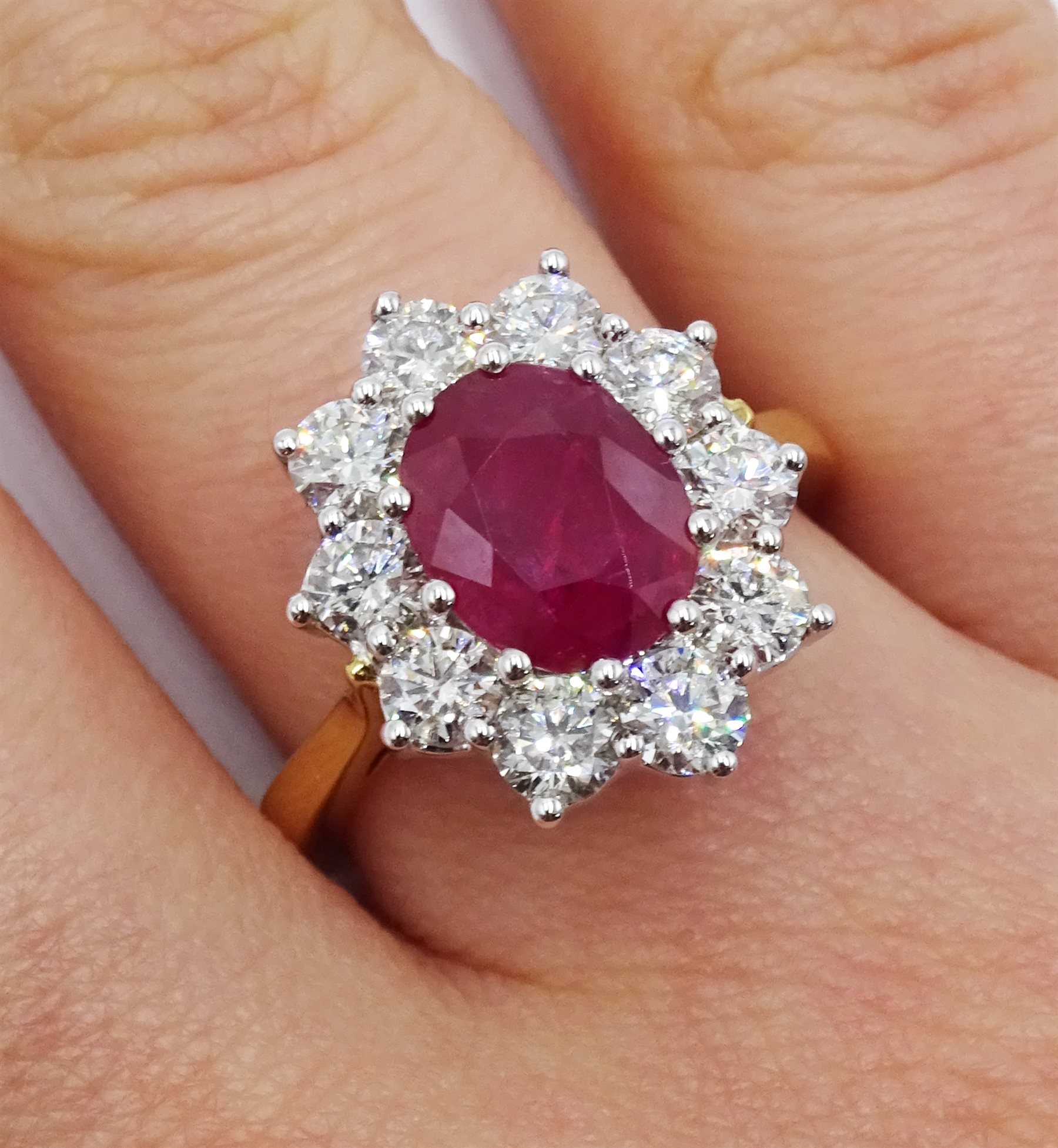 18ct gold oval ruby and round brilliant cut diamond cluster ring - Image 2 of 5