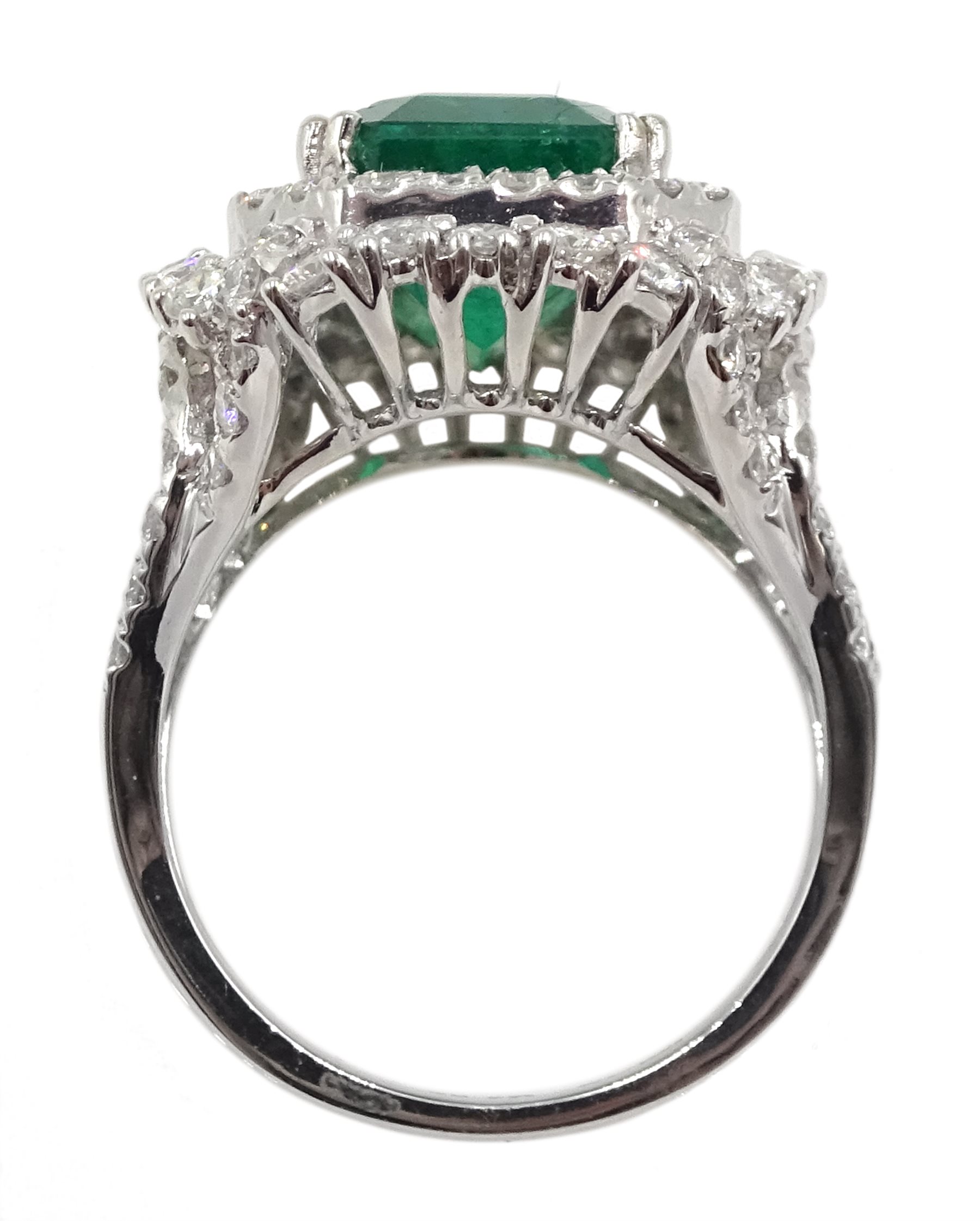 18ct white gold emerald and double halo diamond cluster ring - Image 6 of 7