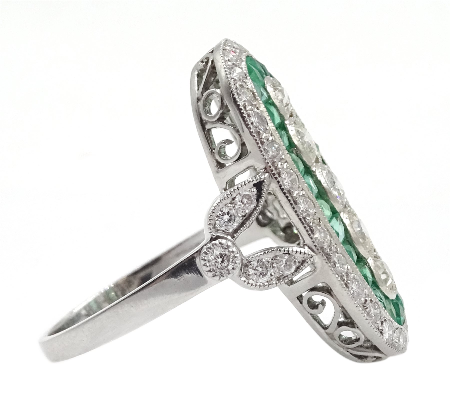 Platinum calibre cut emerald and round brilliant cut diamond oval panel ring - Image 4 of 6