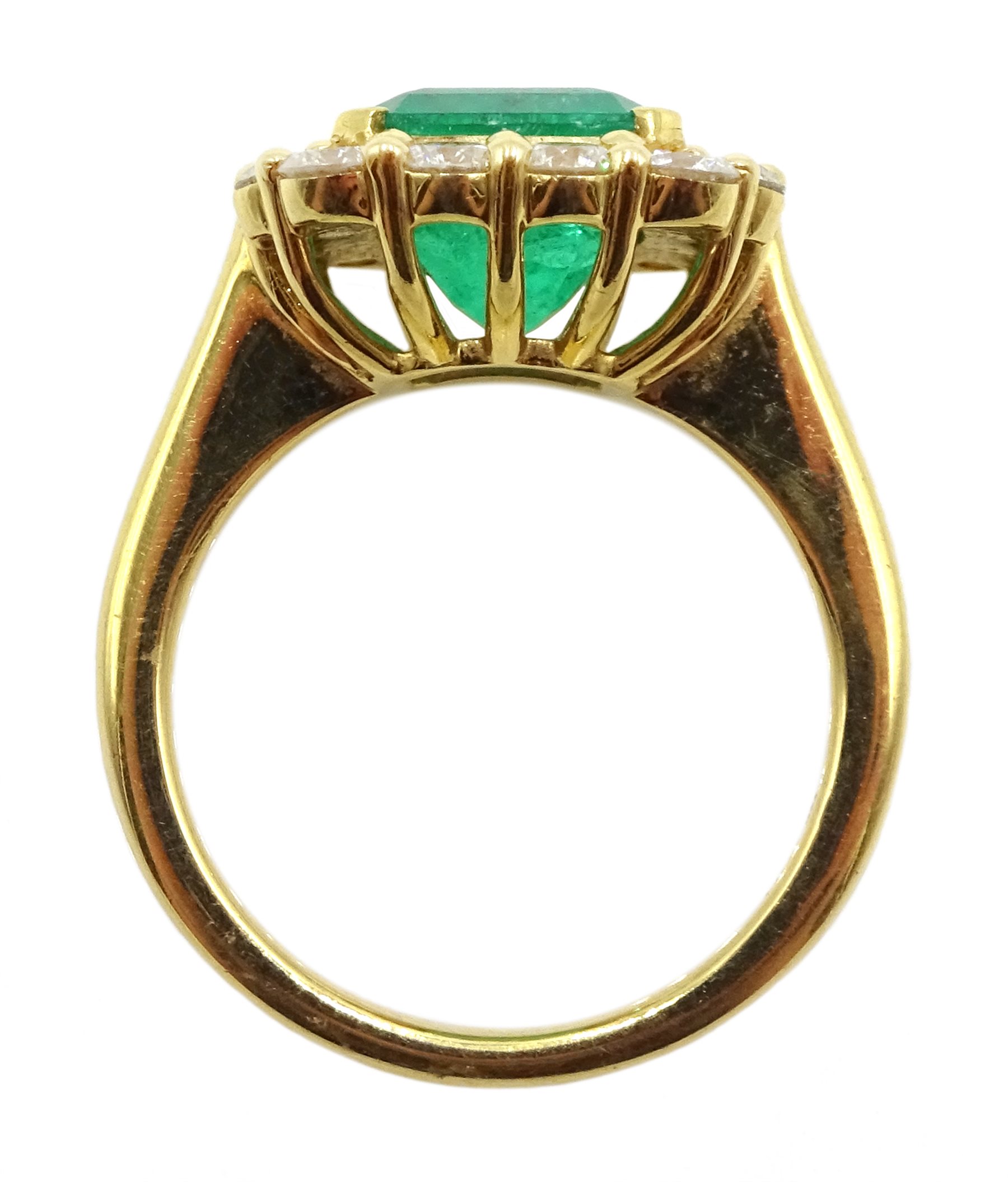 18ct gold emerald and diamond cluster ring - Image 5 of 6