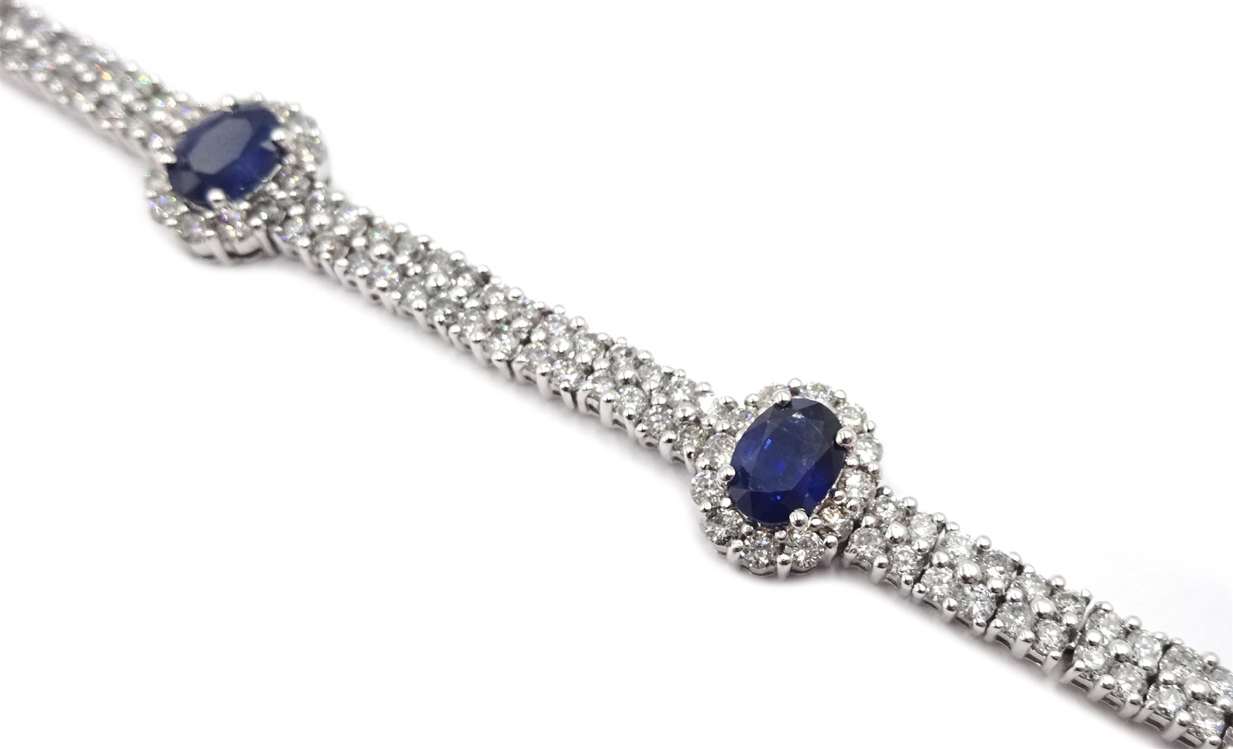 18ct white gold oval sapphire and round brilliant cut diamond link bracelet - Image 4 of 6