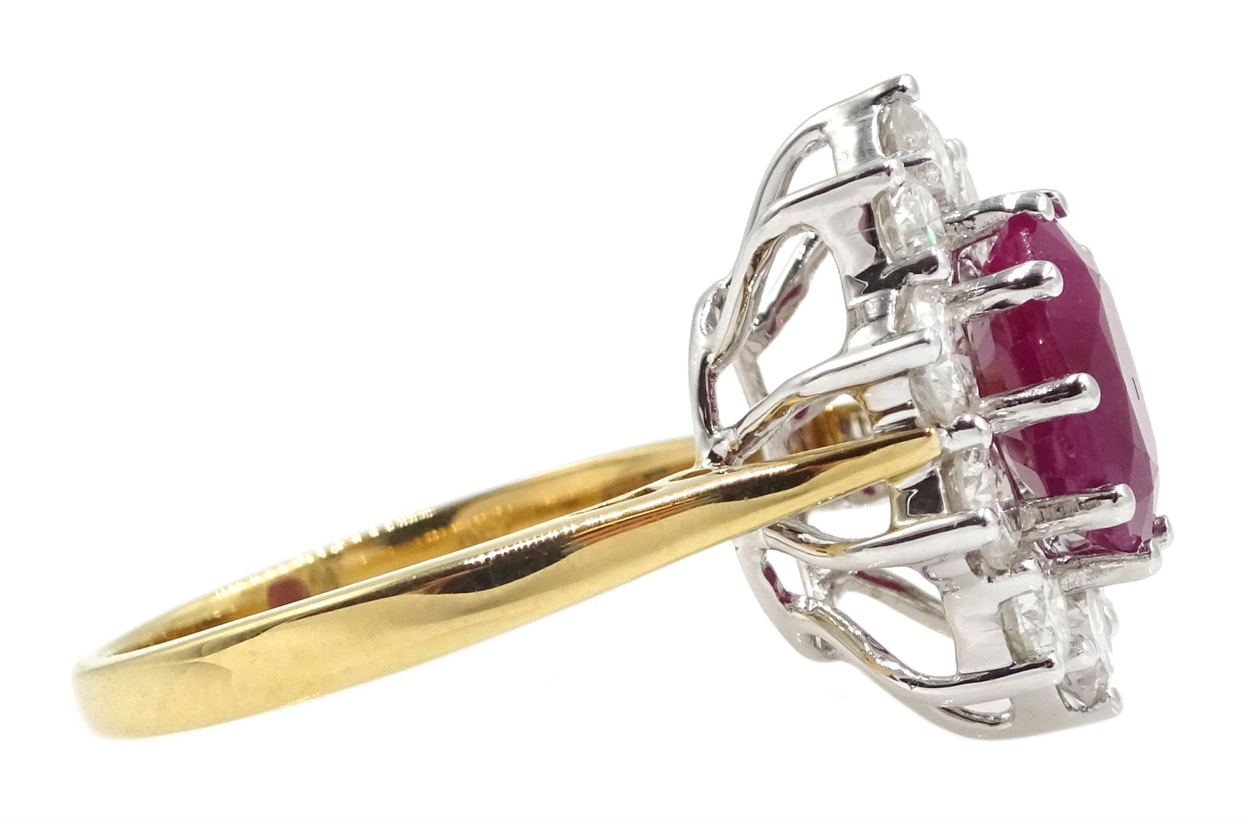 18ct gold ruby and diamond cluster ring - Image 4 of 6