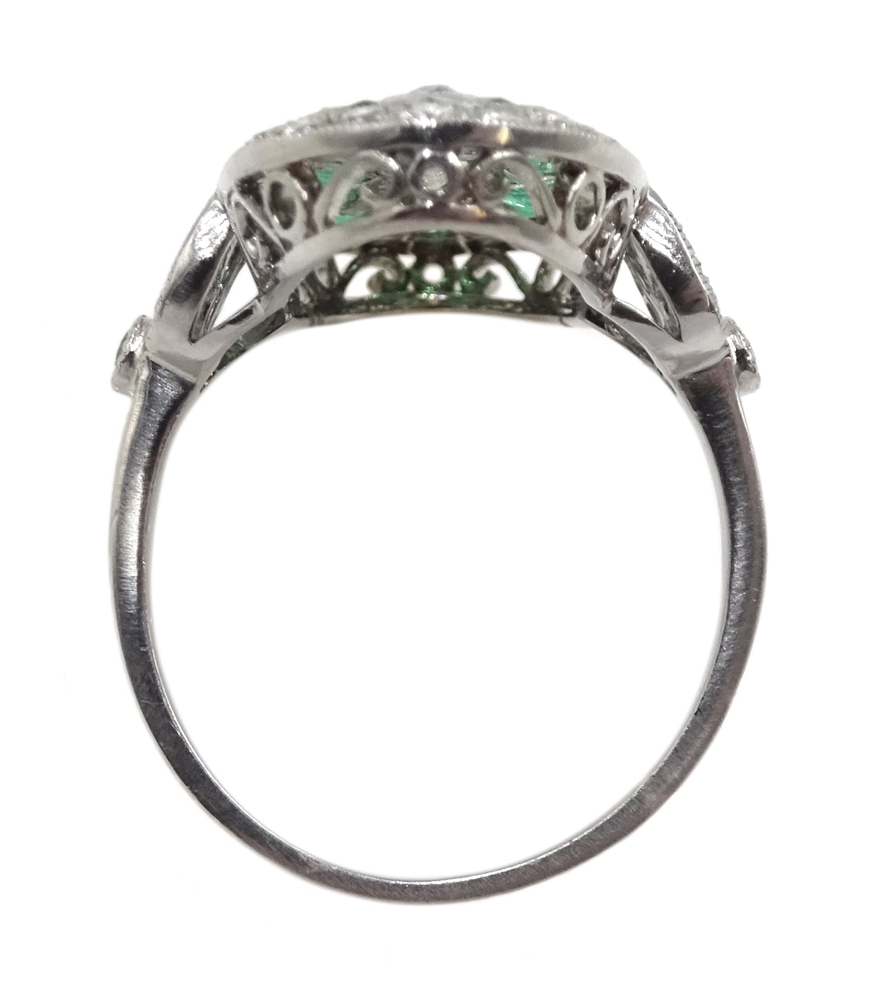 Platinum calibre cut emerald and round brilliant cut diamond oval panel ring - Image 5 of 6