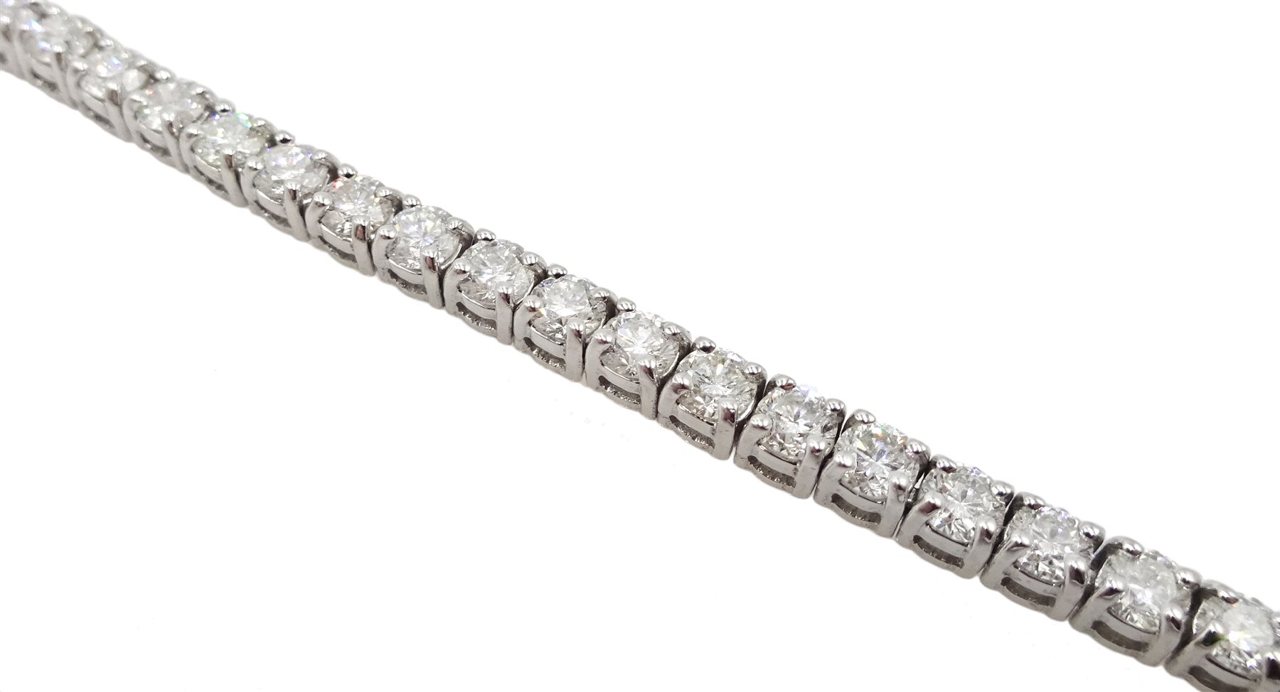 18ct white gold diamond line bracelet - Image 4 of 5