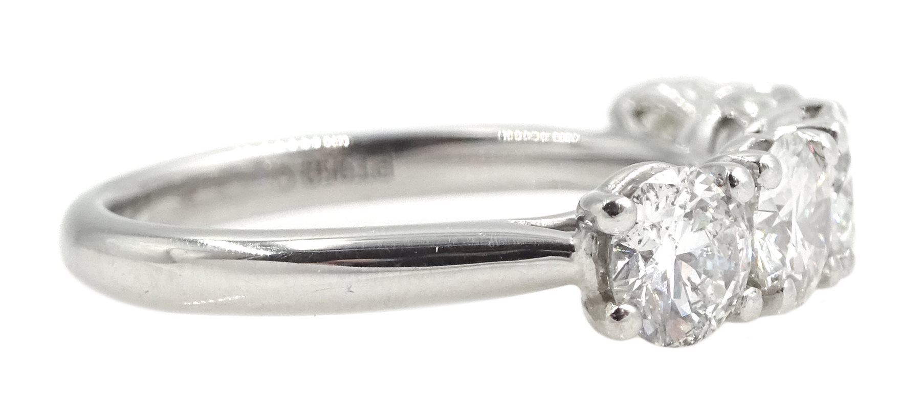 Platinum five stone round brilliant cut diamond ring - Image 4 of 5