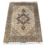 Persian Heriz ivory ground rug