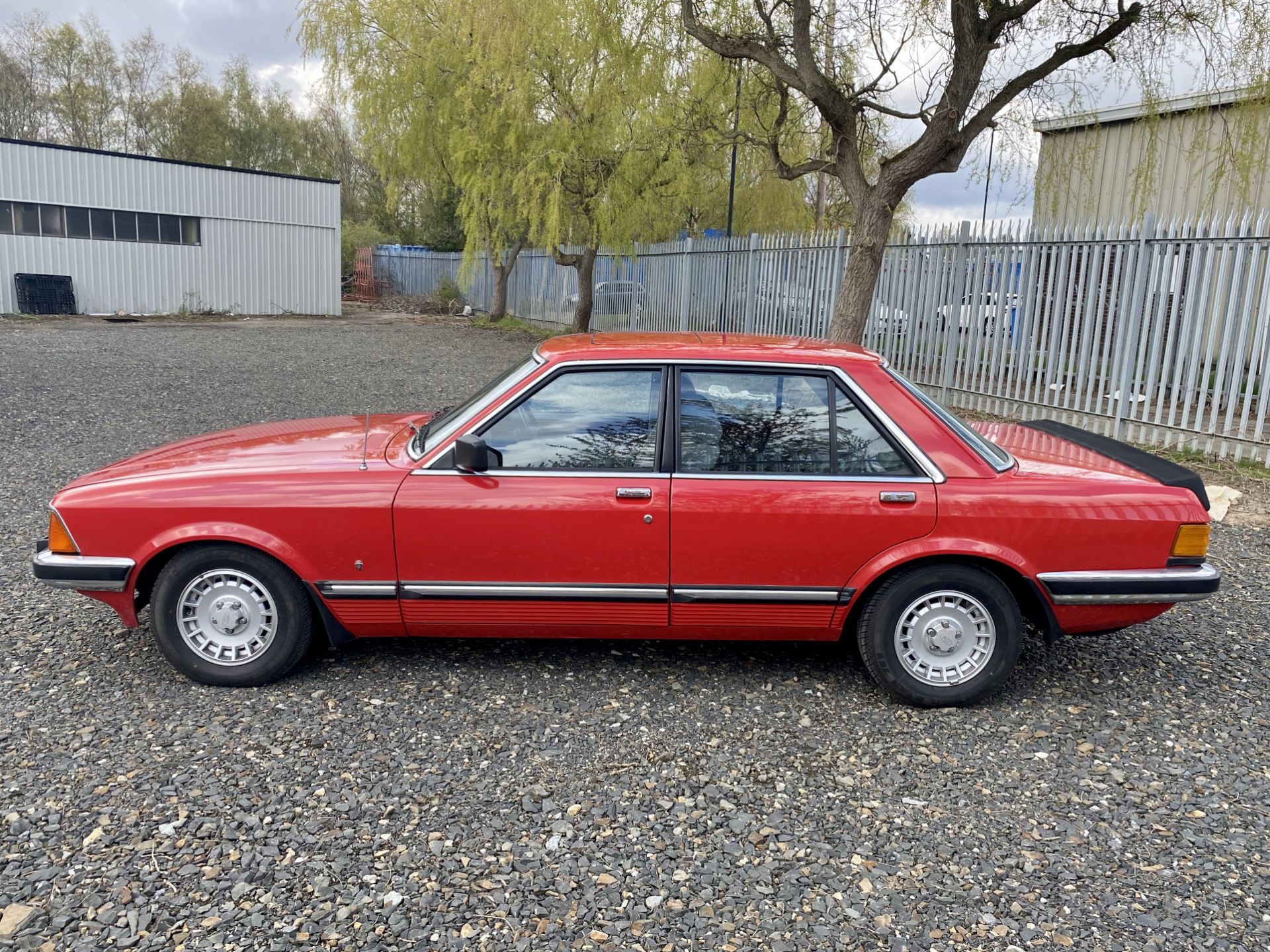 Ford Granada Ghia 3.0 - Image 27 of 51