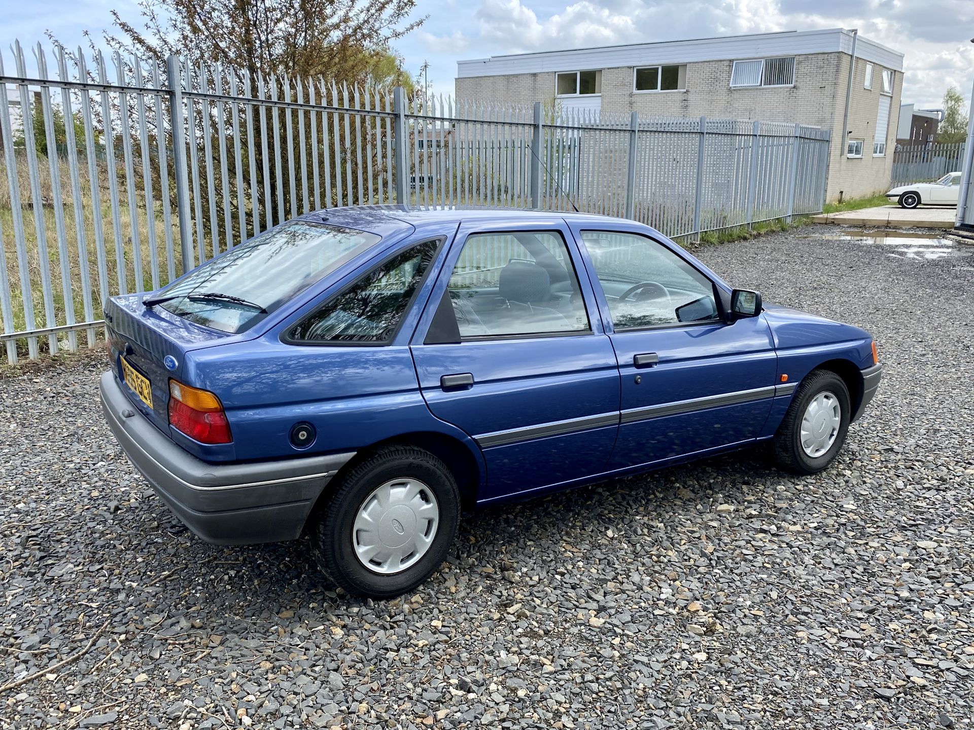 Ford Escort LX1.4 - Image 7 of 54