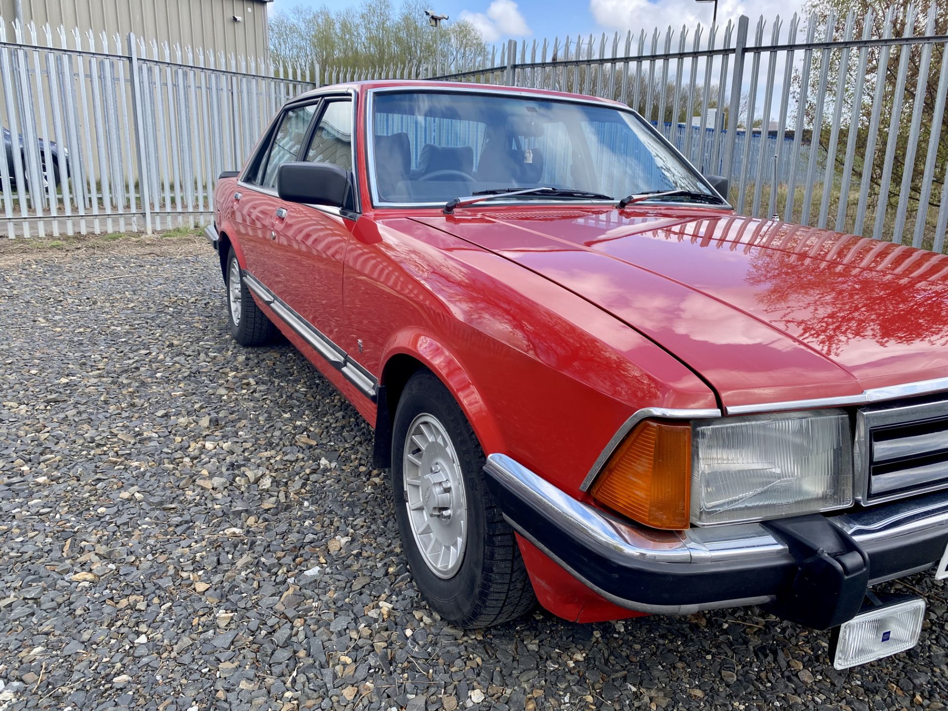 Ford Granada Ghia 3.0 - Image 36 of 51