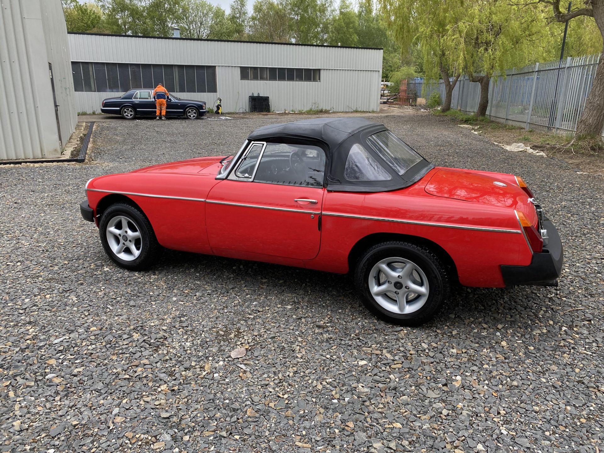 MGB Roadster - Image 10 of 41