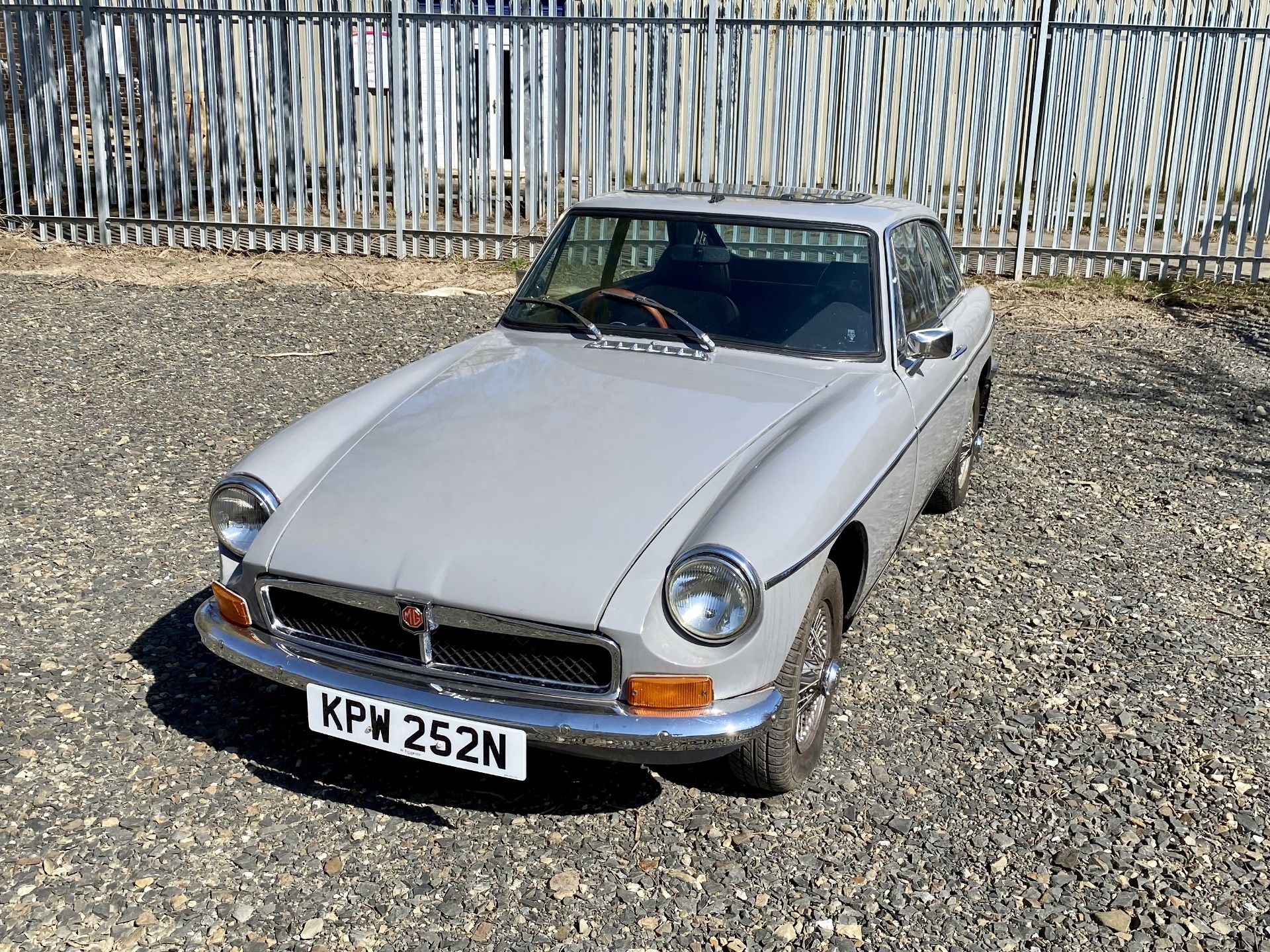 MGB GT - Image 14 of 47