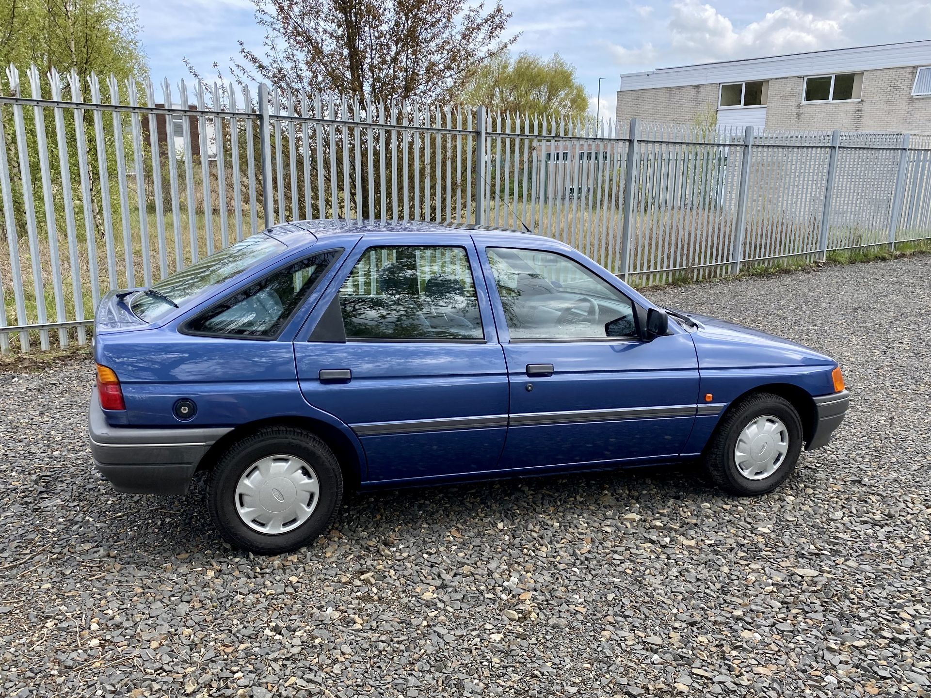 Ford Escort LX1.4 - Image 6 of 54