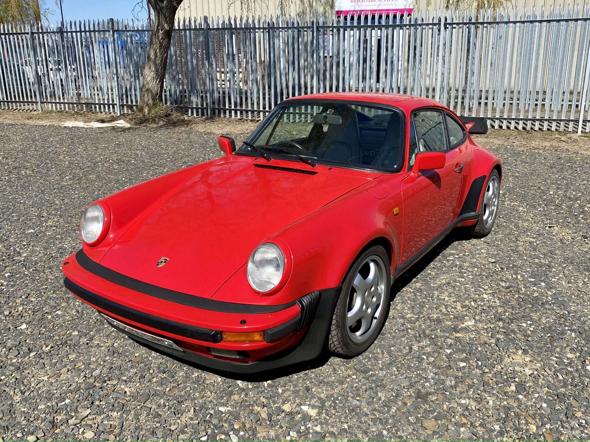 Porsche 911 SuperSport - Image 13 of 45