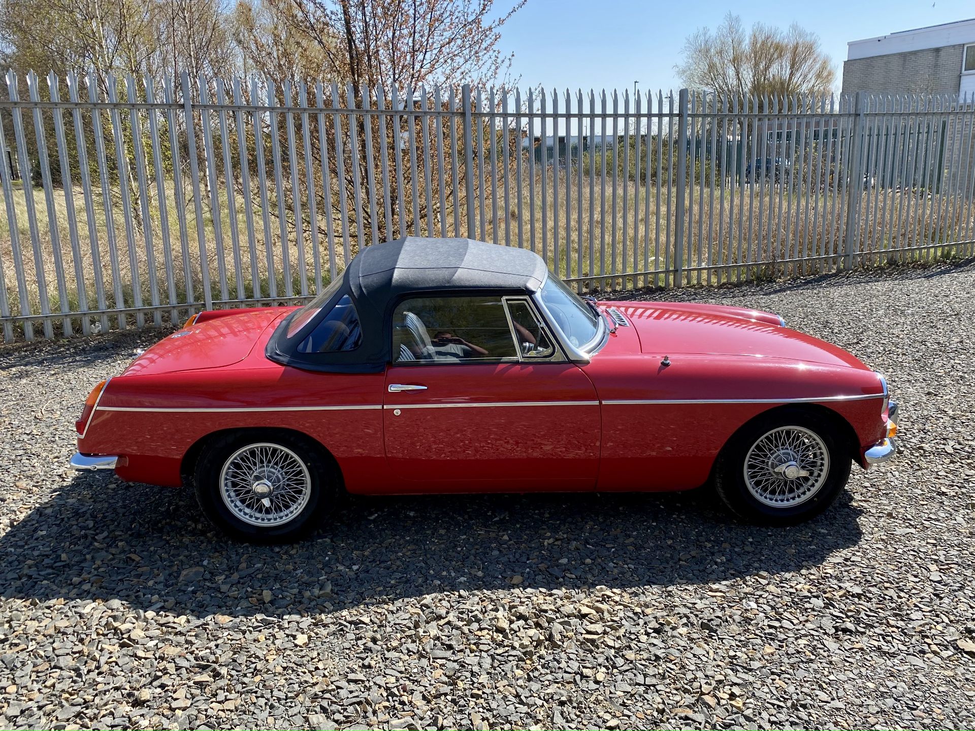 MGB Roadster - Image 3 of 60