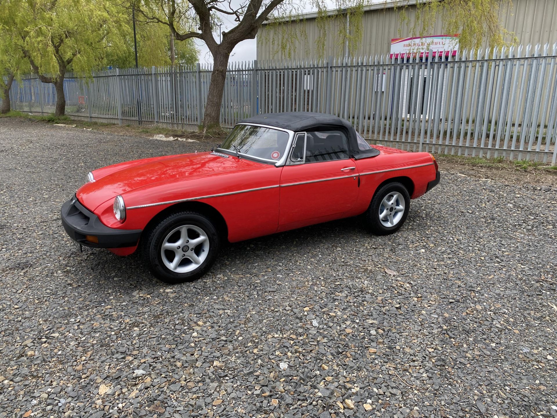 MGB Roadster - Image 12 of 41