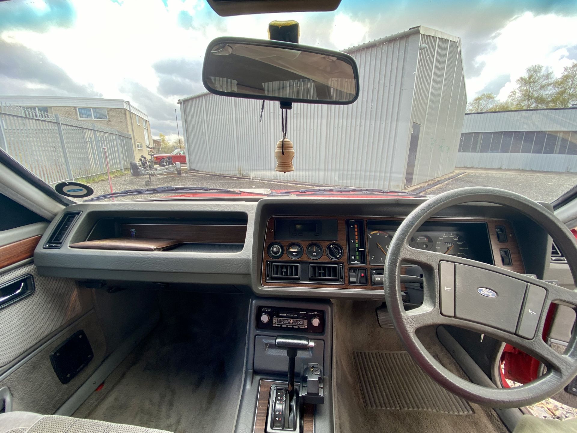 Ford Granada Ghia 3.0 - Image 14 of 51