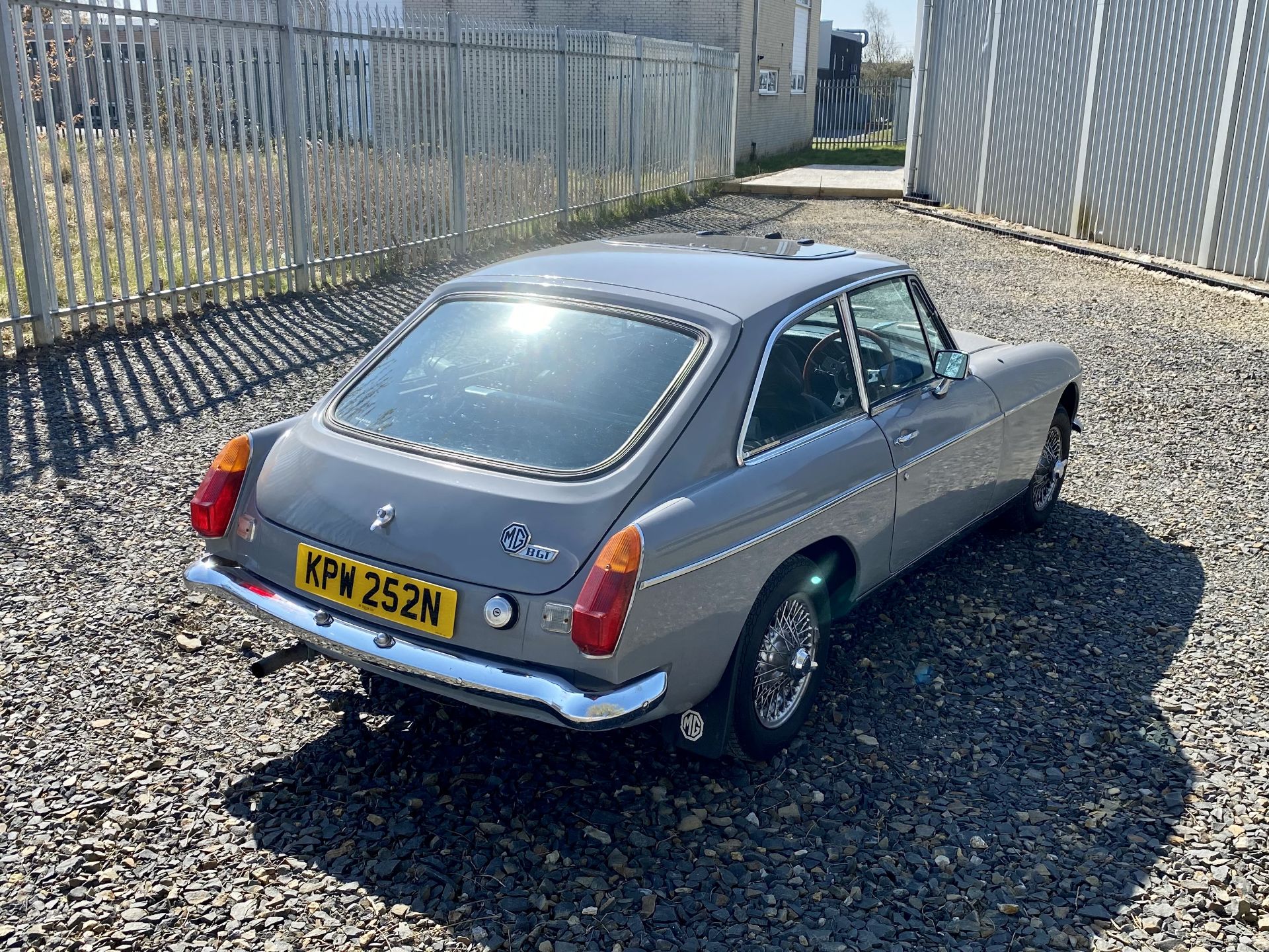 MGB GT - Image 5 of 47