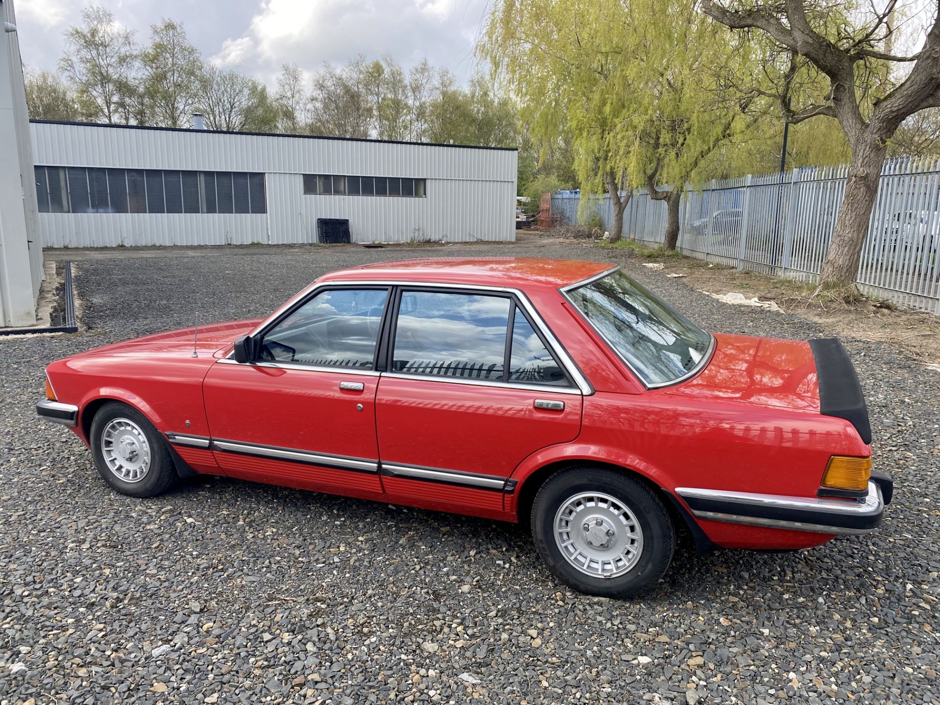 Ford Granada Ghia 3.0 - Image 26 of 51