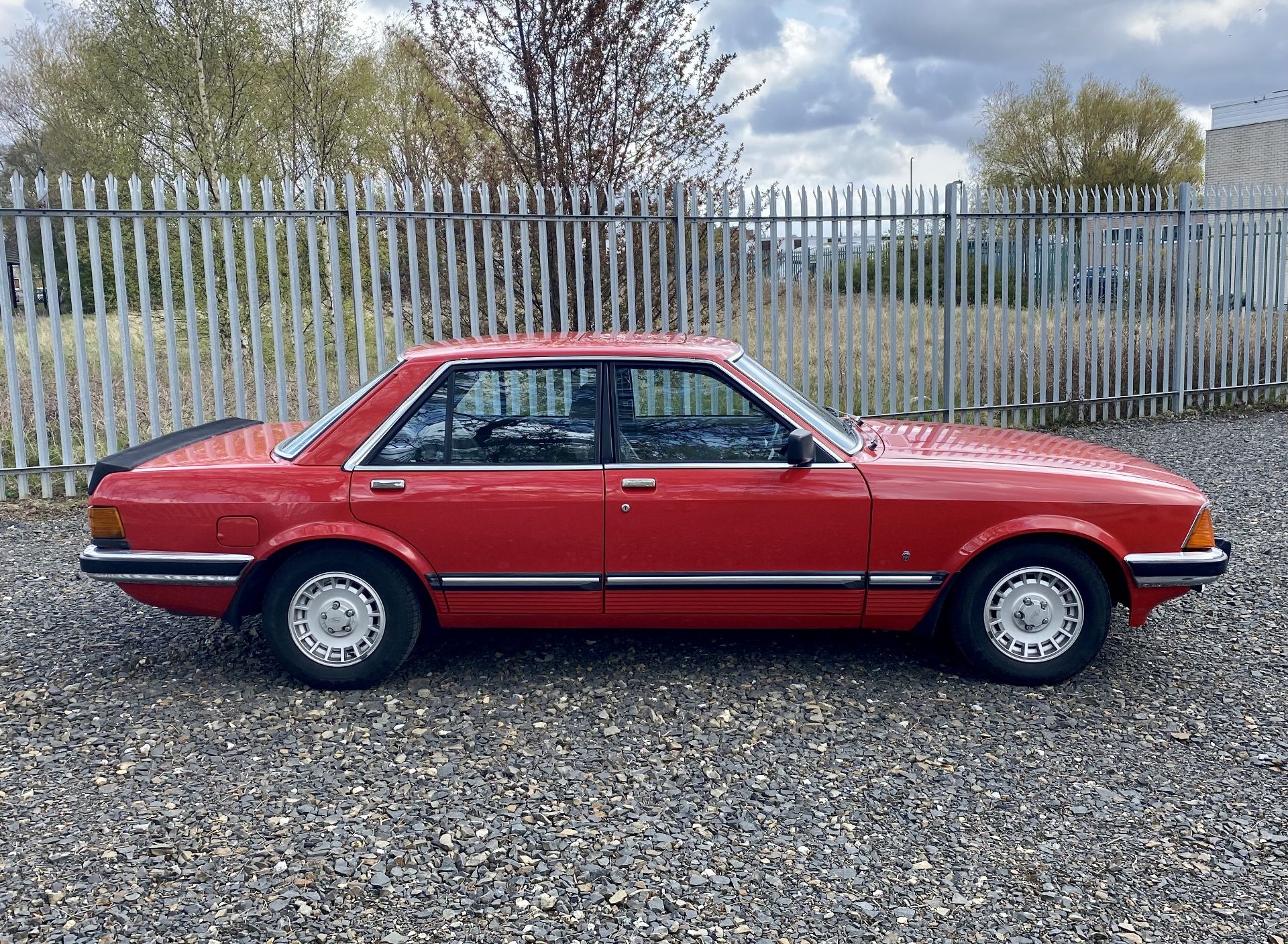 Ford Granada Ghia 3.0 - Image 19 of 51