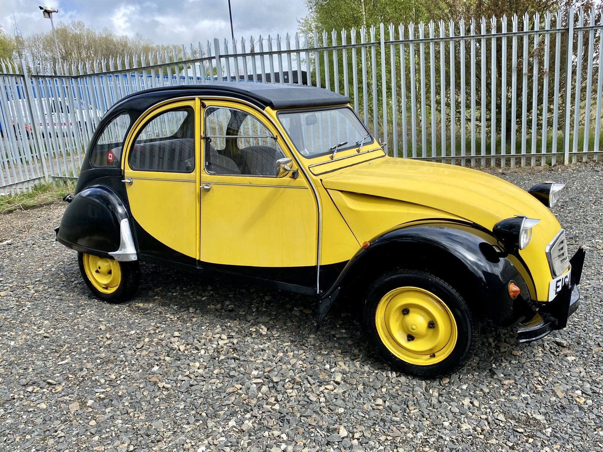 Citroen 2CV-6 Dolly - Image 2 of 31