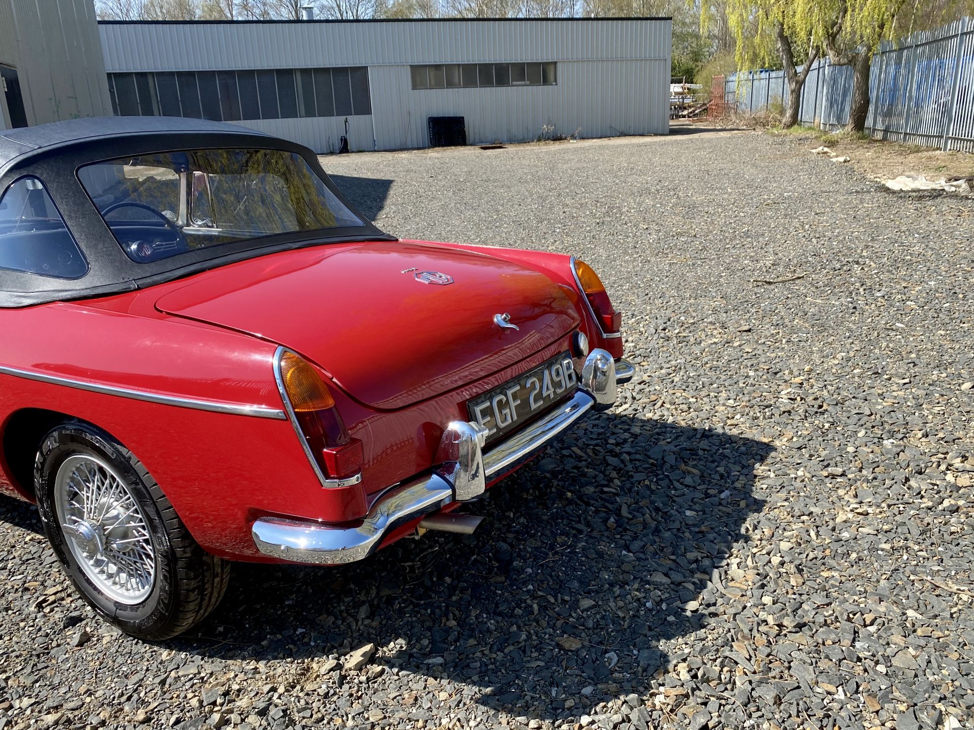 MGB Roadster - Image 23 of 60