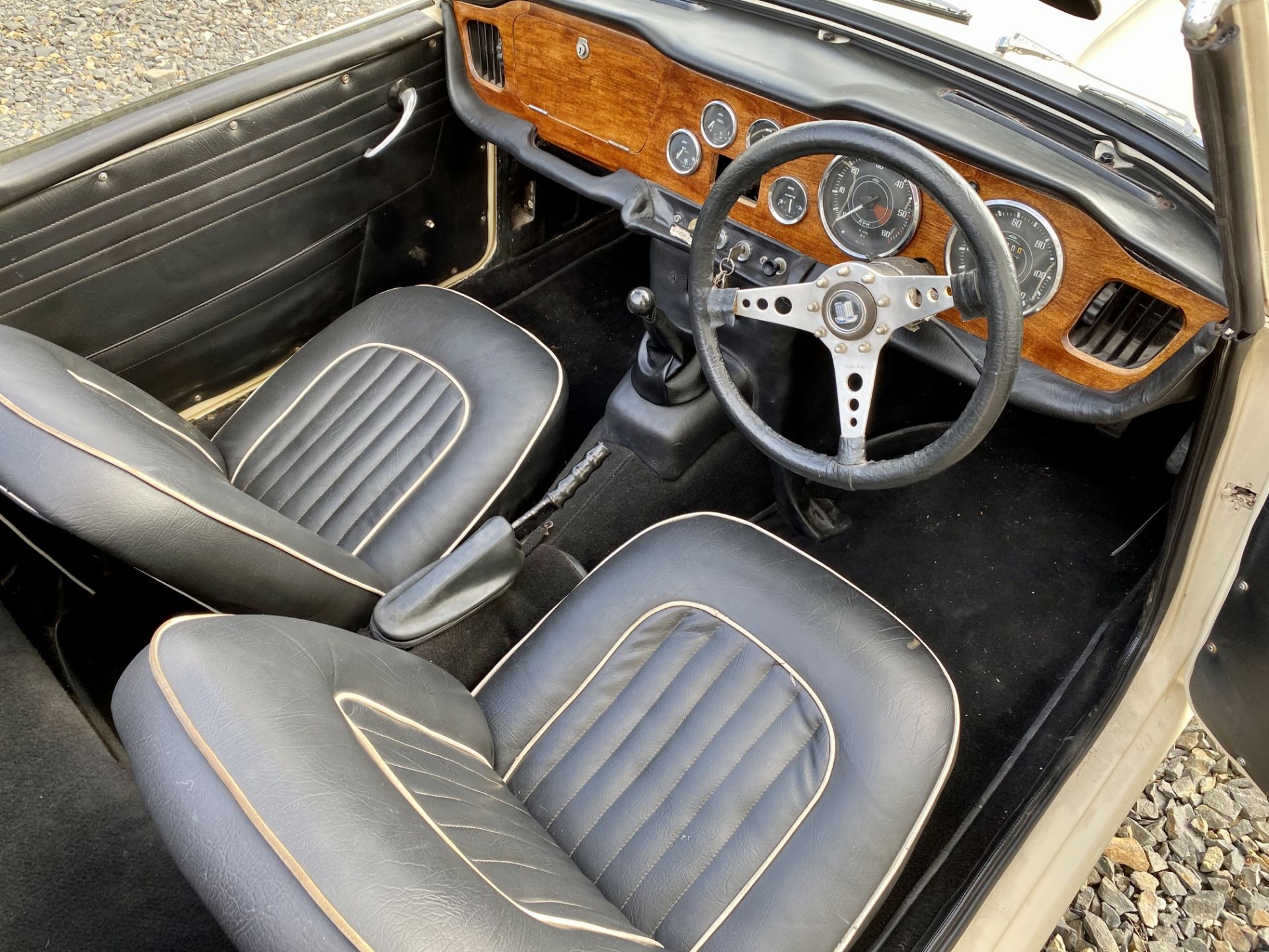 Triumph TR4A - Image 41 of 53