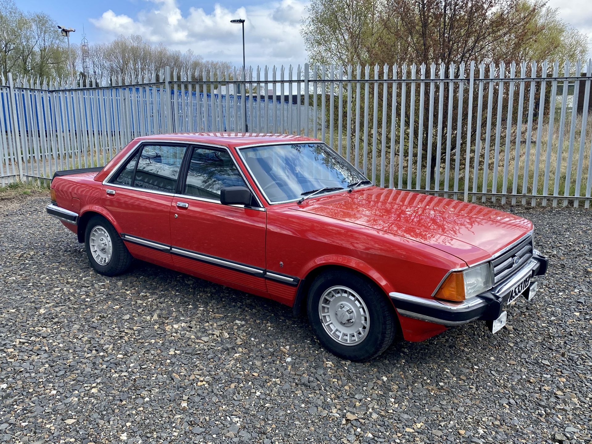 Ford Granada Ghia 3.0 - Image 17 of 51