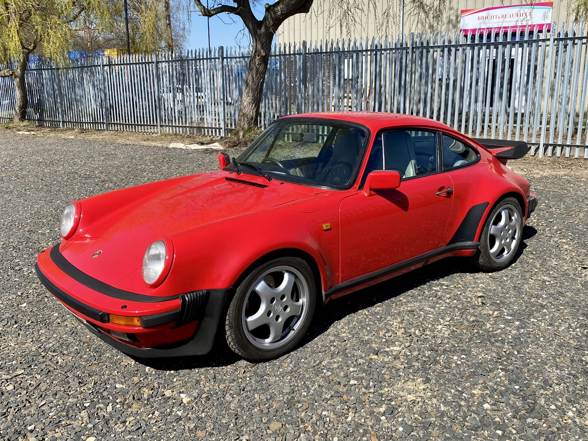 Porsche 911 SuperSport - Image 12 of 45