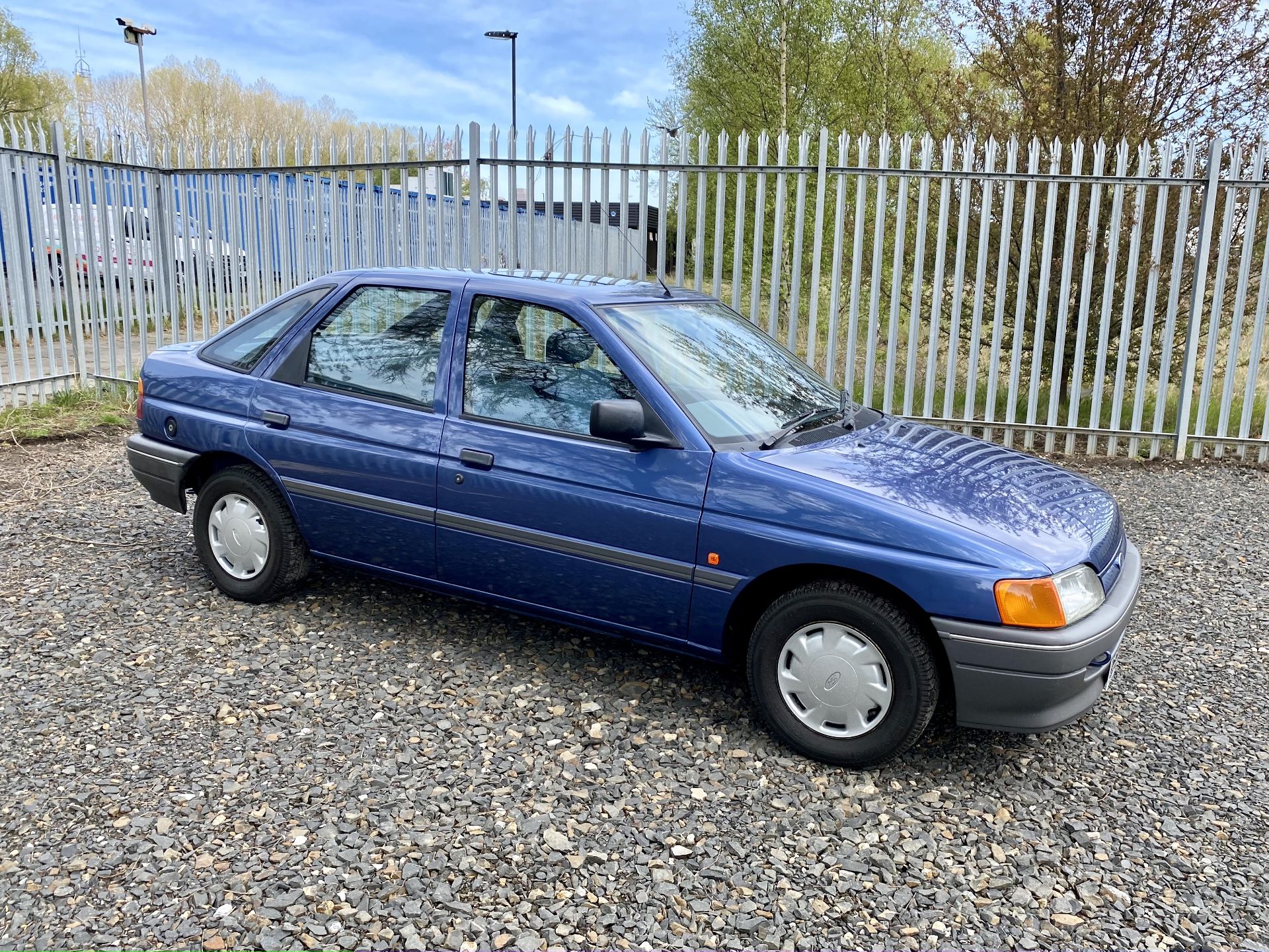 Ford Escort LX1.4 - Image 3 of 54