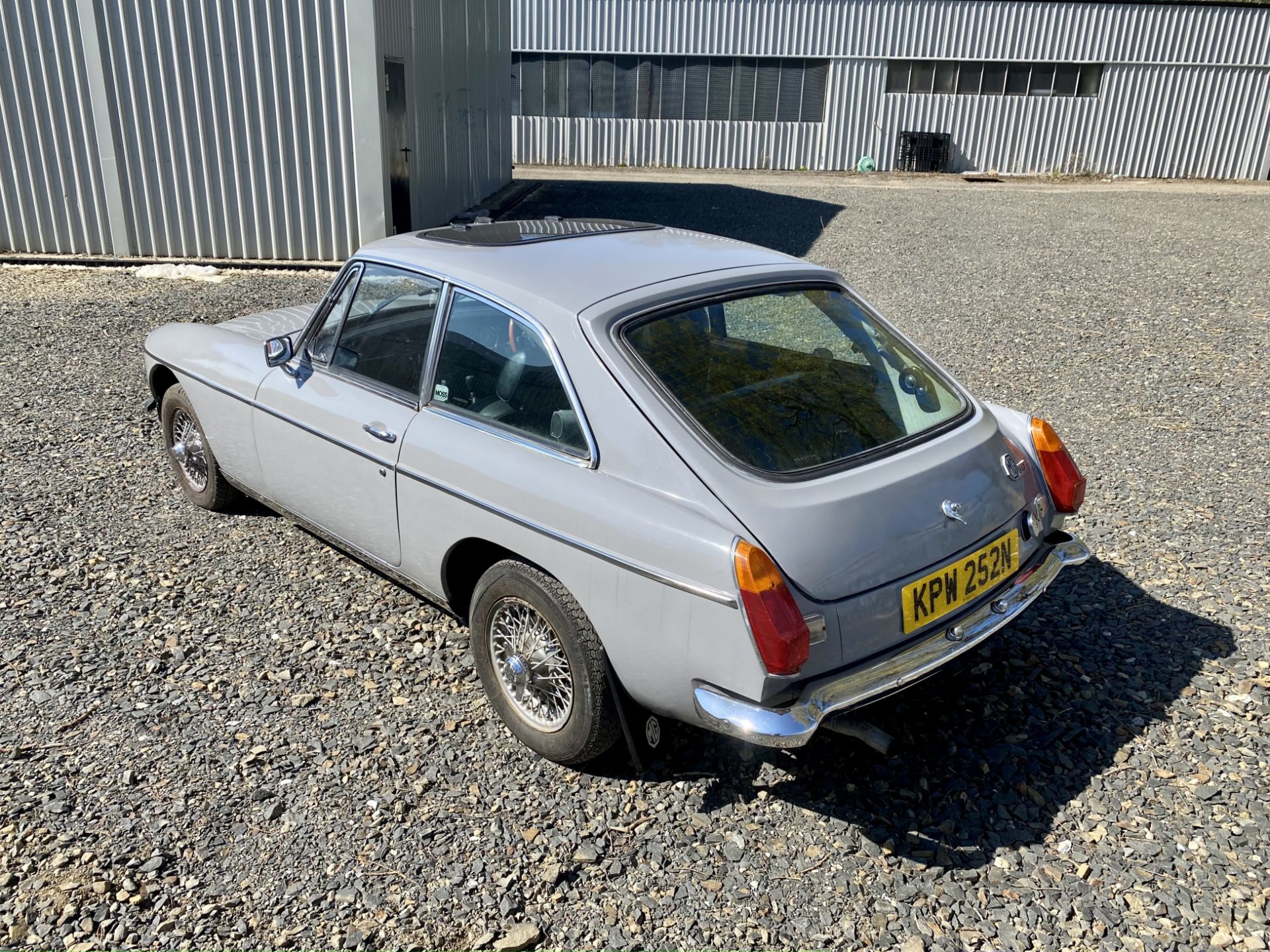 MGB GT - Image 9 of 47