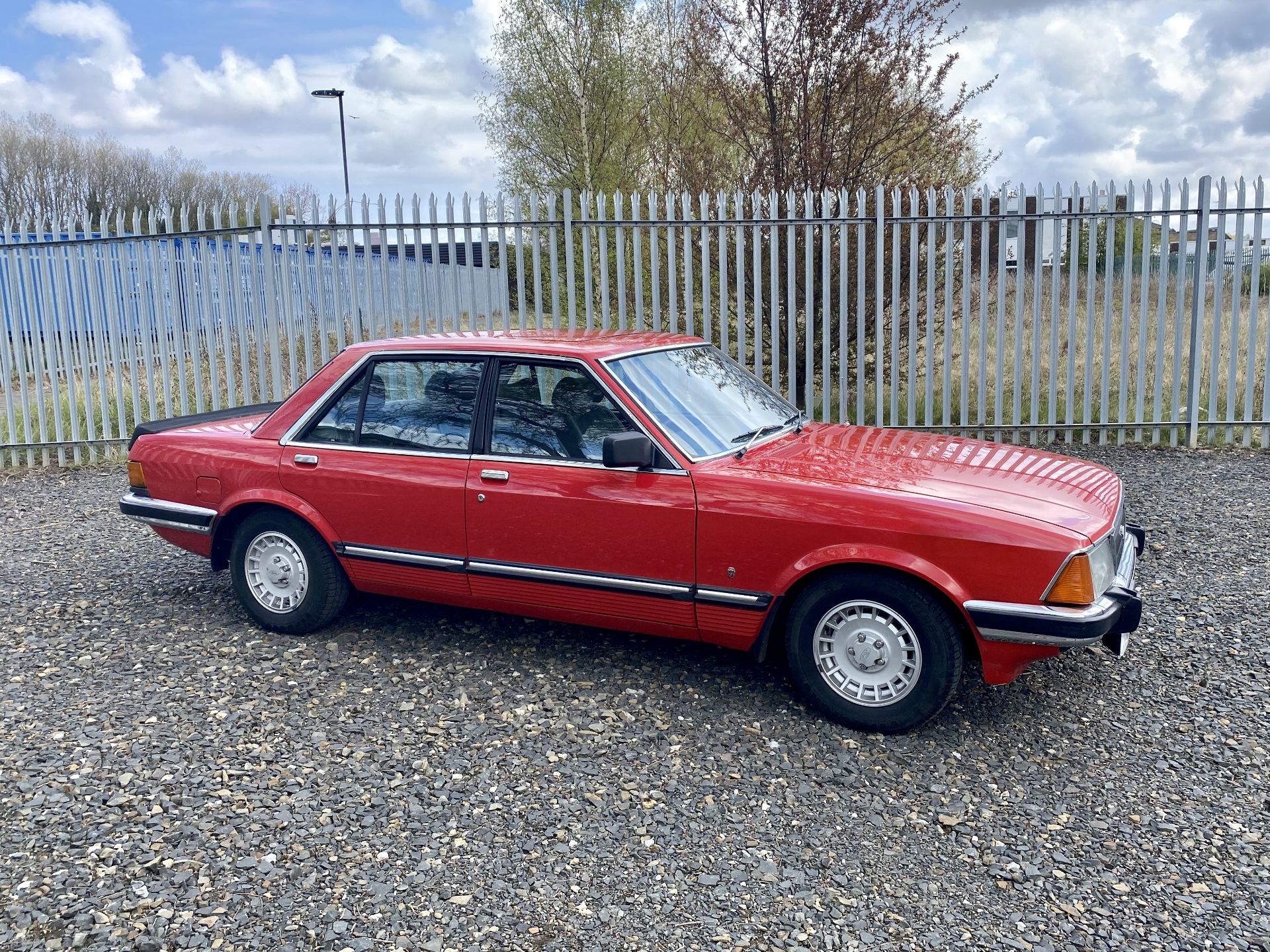 Ford Granada Ghia 3.0 - Image 18 of 51