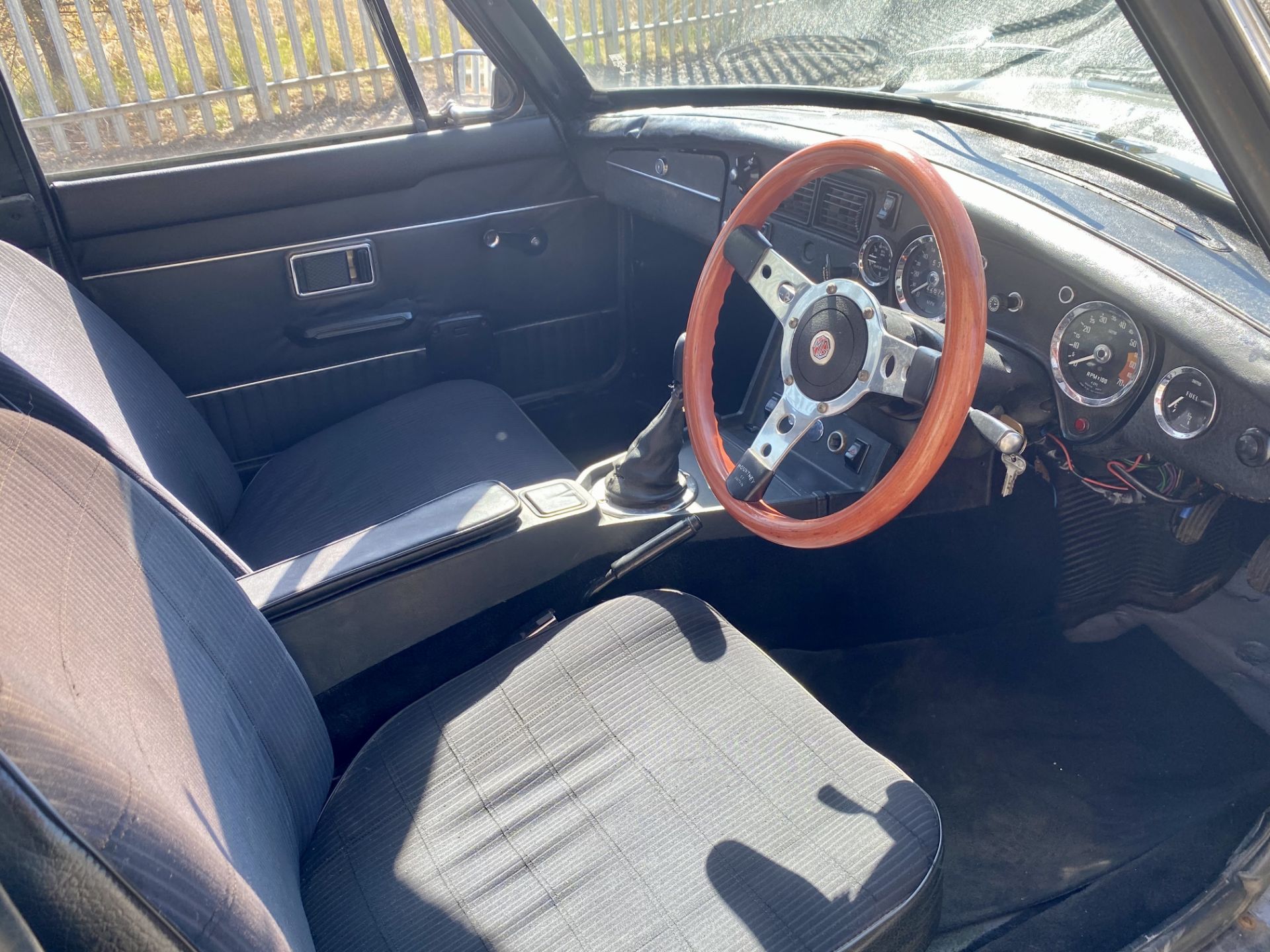 MGB GT - Image 36 of 47