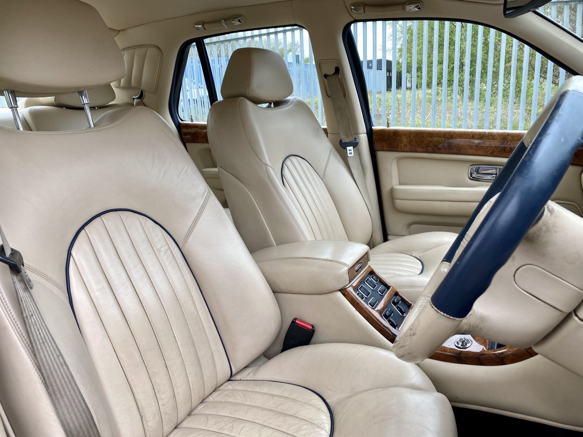 Bentley Arnage - Image 28 of 41