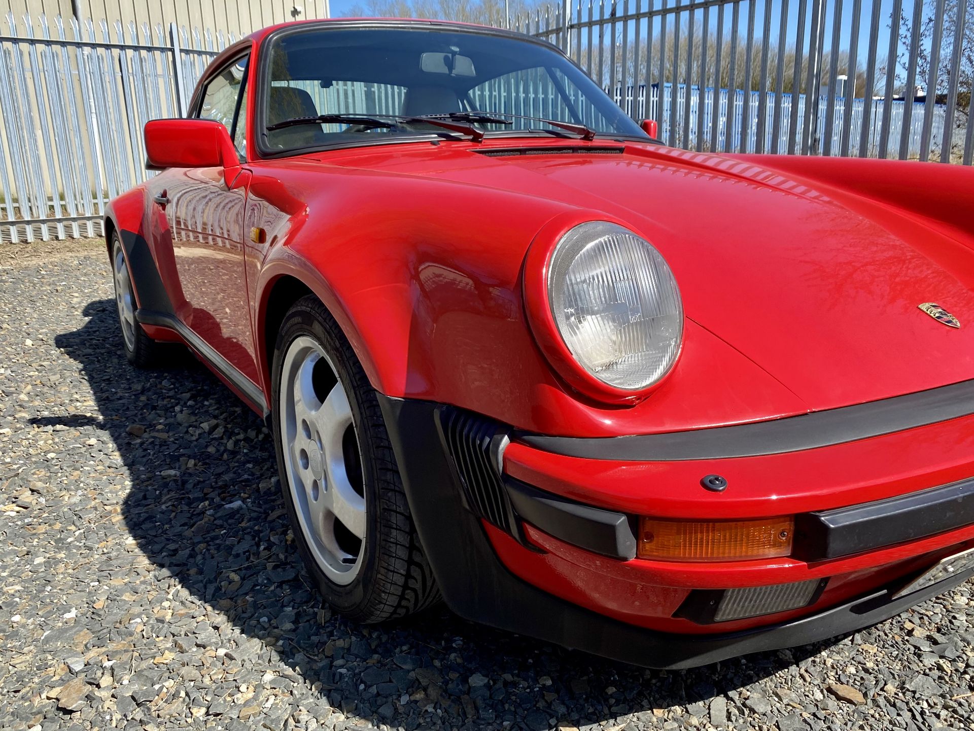 Porsche 911 SuperSport - Image 17 of 45