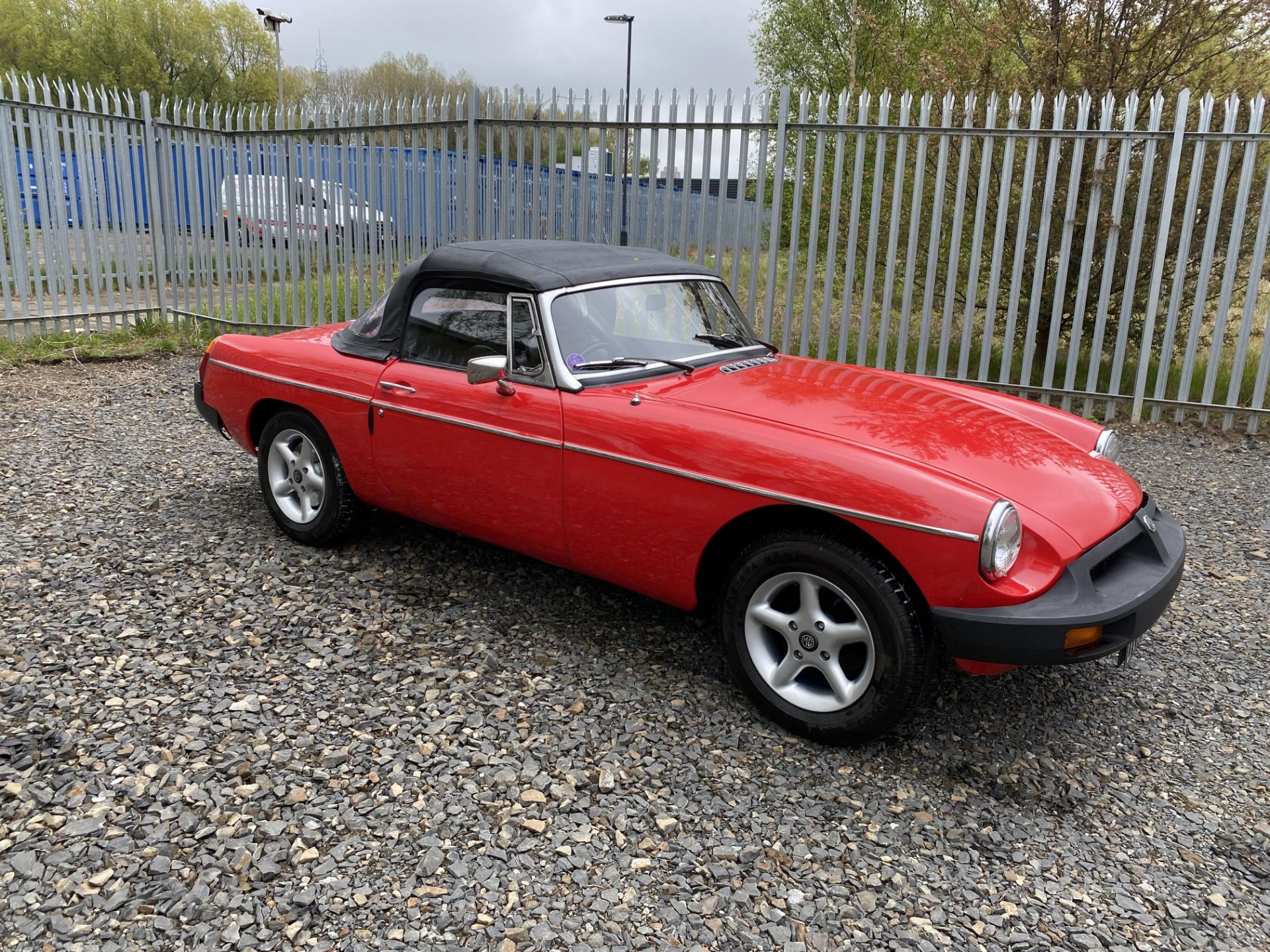 MGB Roadster - Image 2 of 41