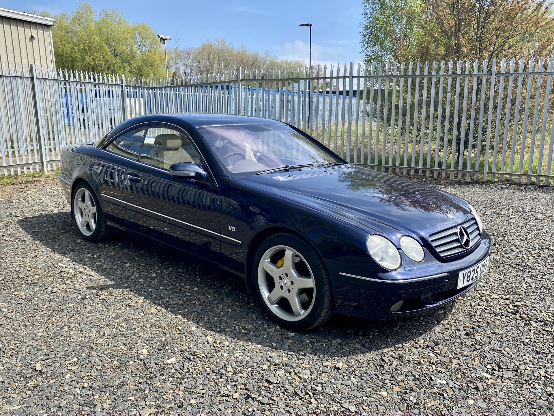 Mercedes CL500 - Image 2 of 43