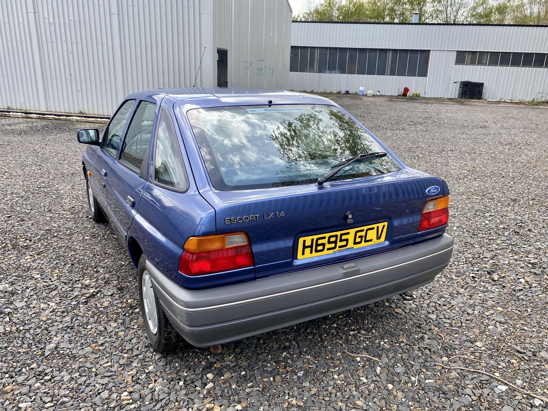 Ford Escort LX1.4 - Image 12 of 54