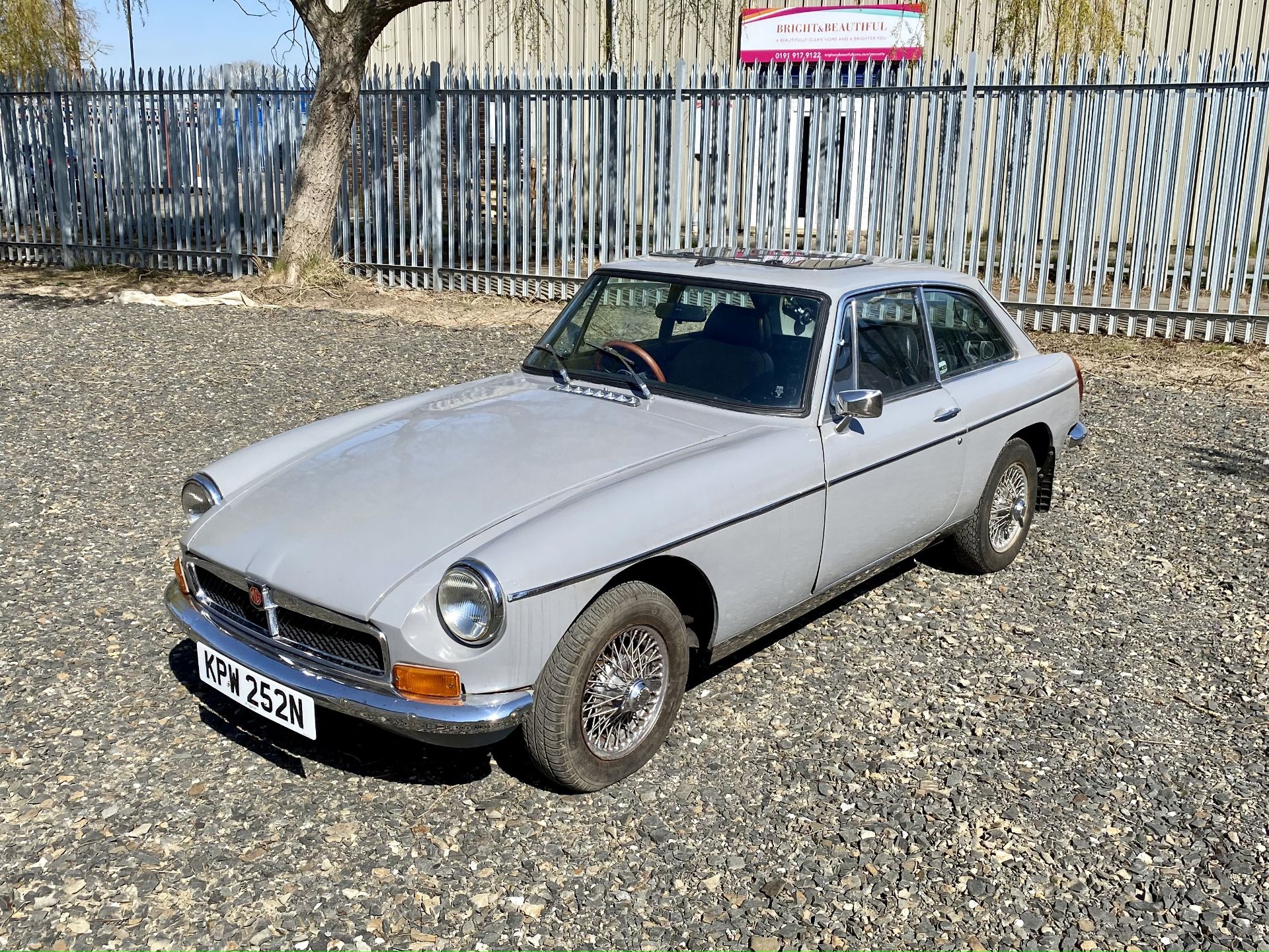 MGB GT - Image 13 of 47