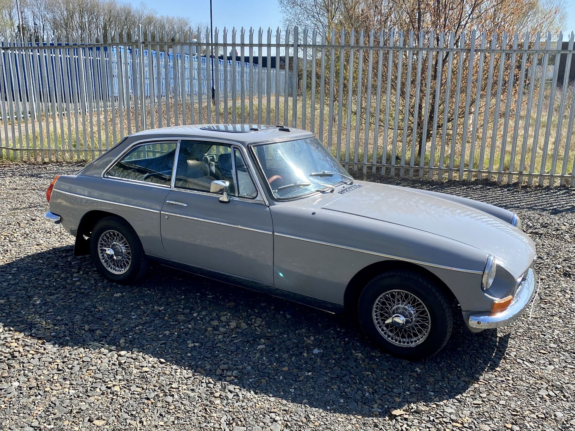 MGB GT - Image 2 of 47