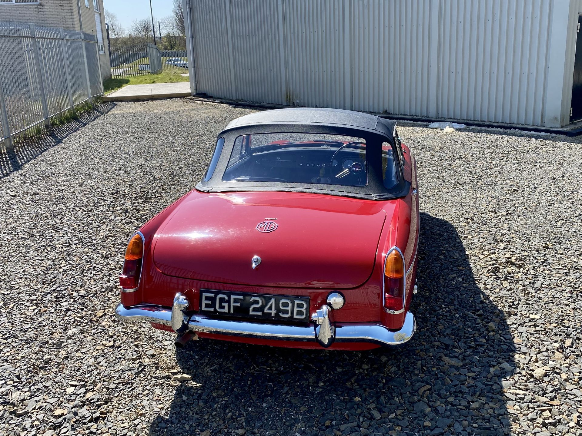 MGB Roadster - Image 6 of 60