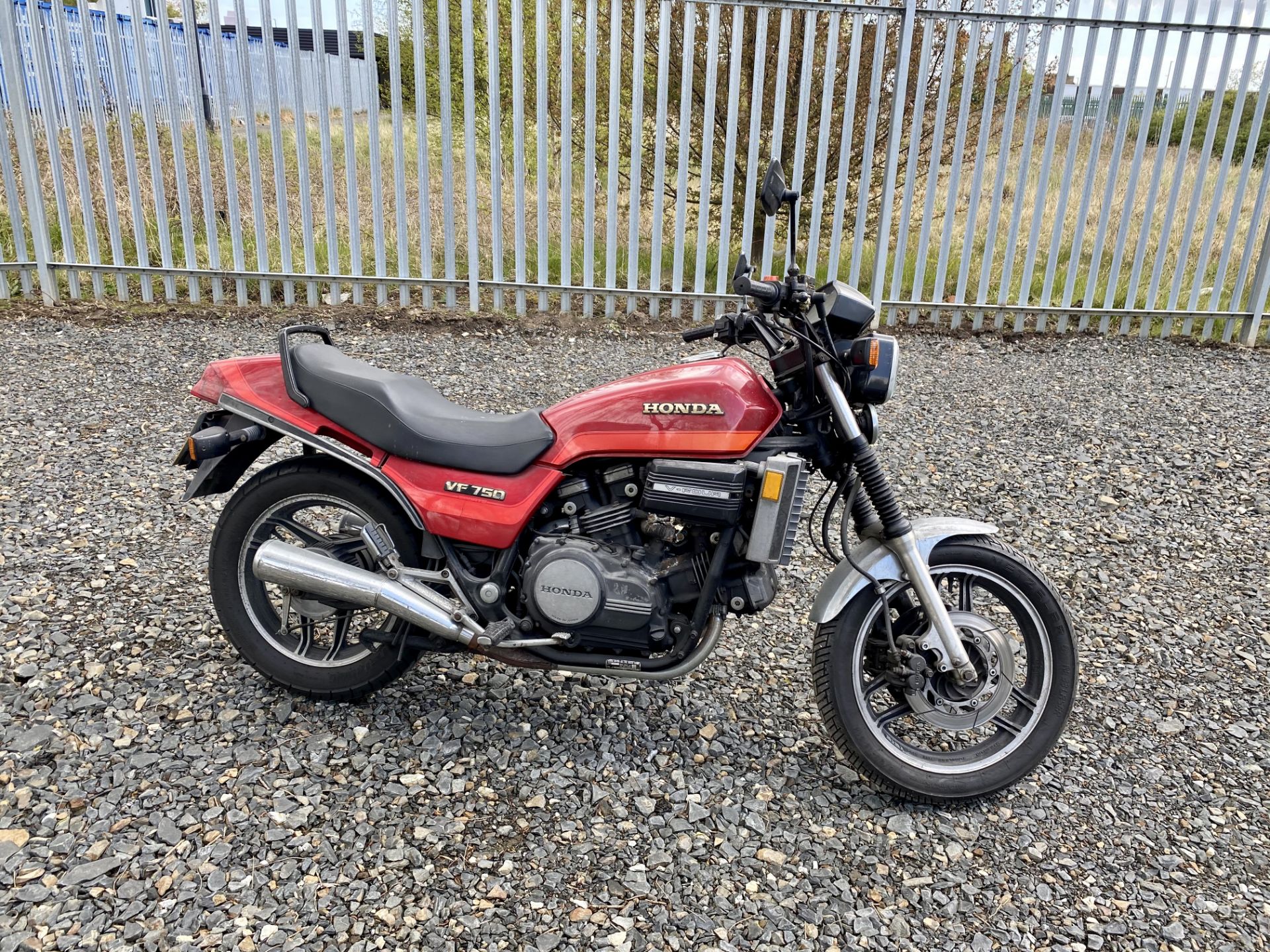 Honda VF750 - Image 2 of 23