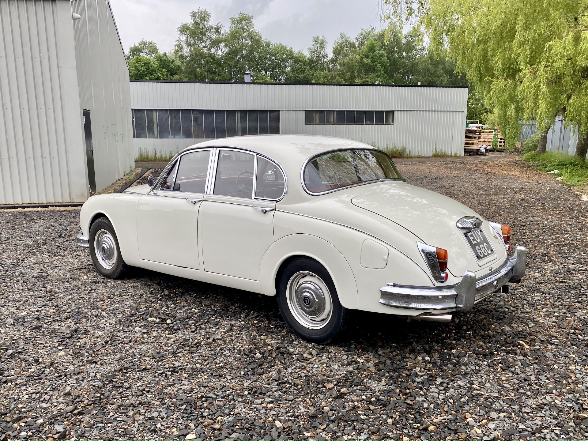 Daimler 250 Saloon - Image 7 of 46