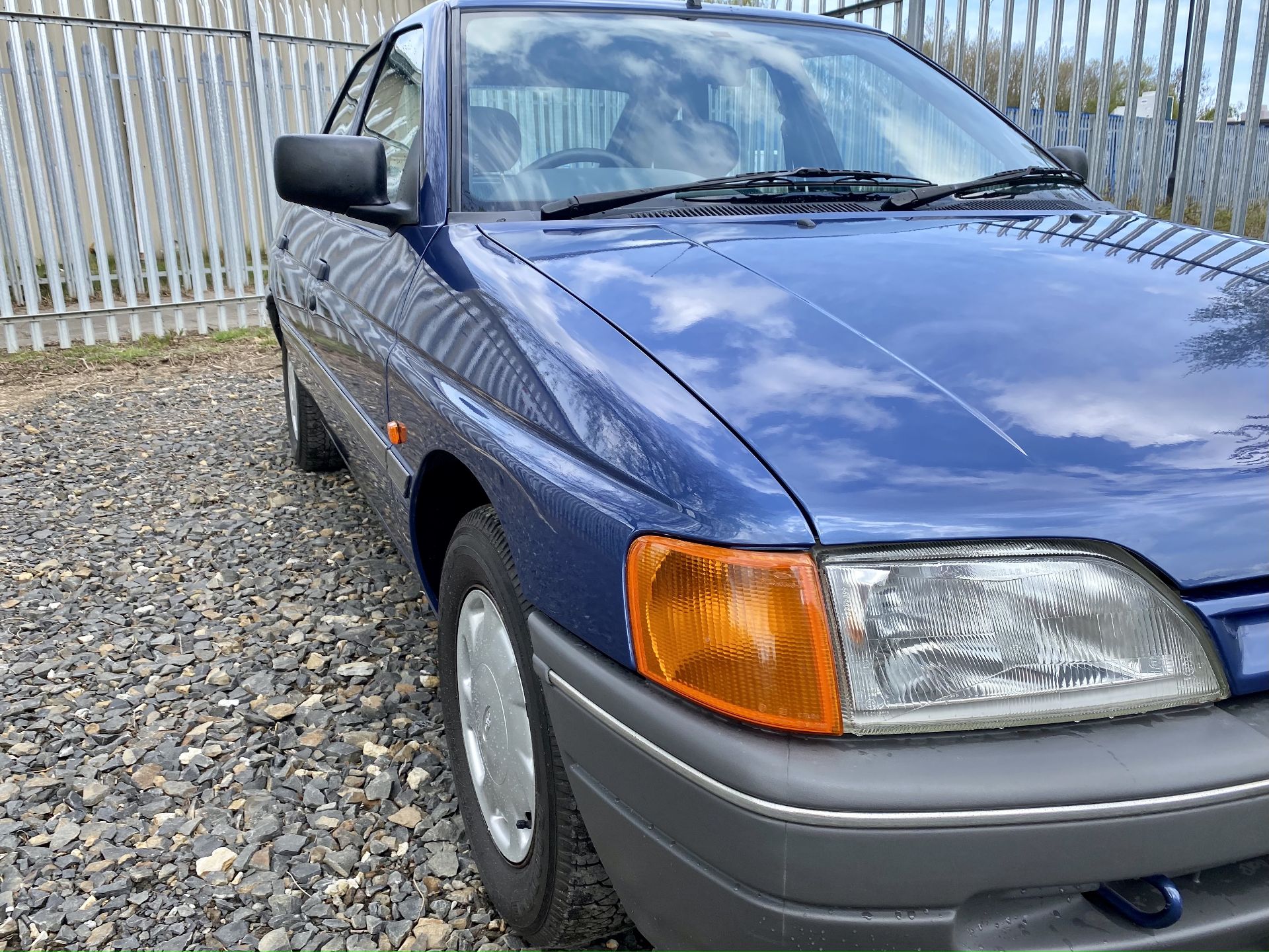 Ford Escort LX  - Image 24 of 54