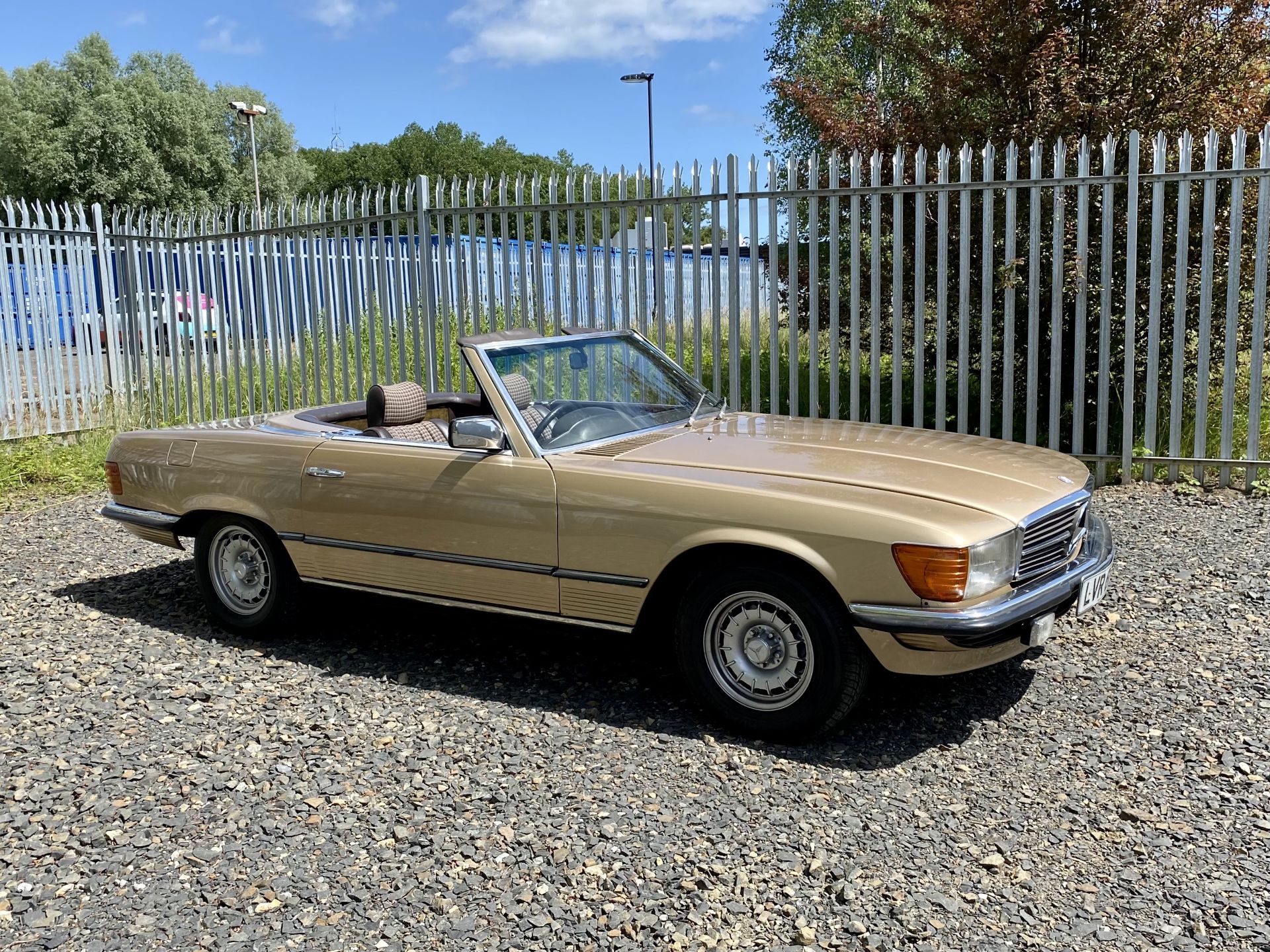 Mercedes 280SL - Image 14 of 62