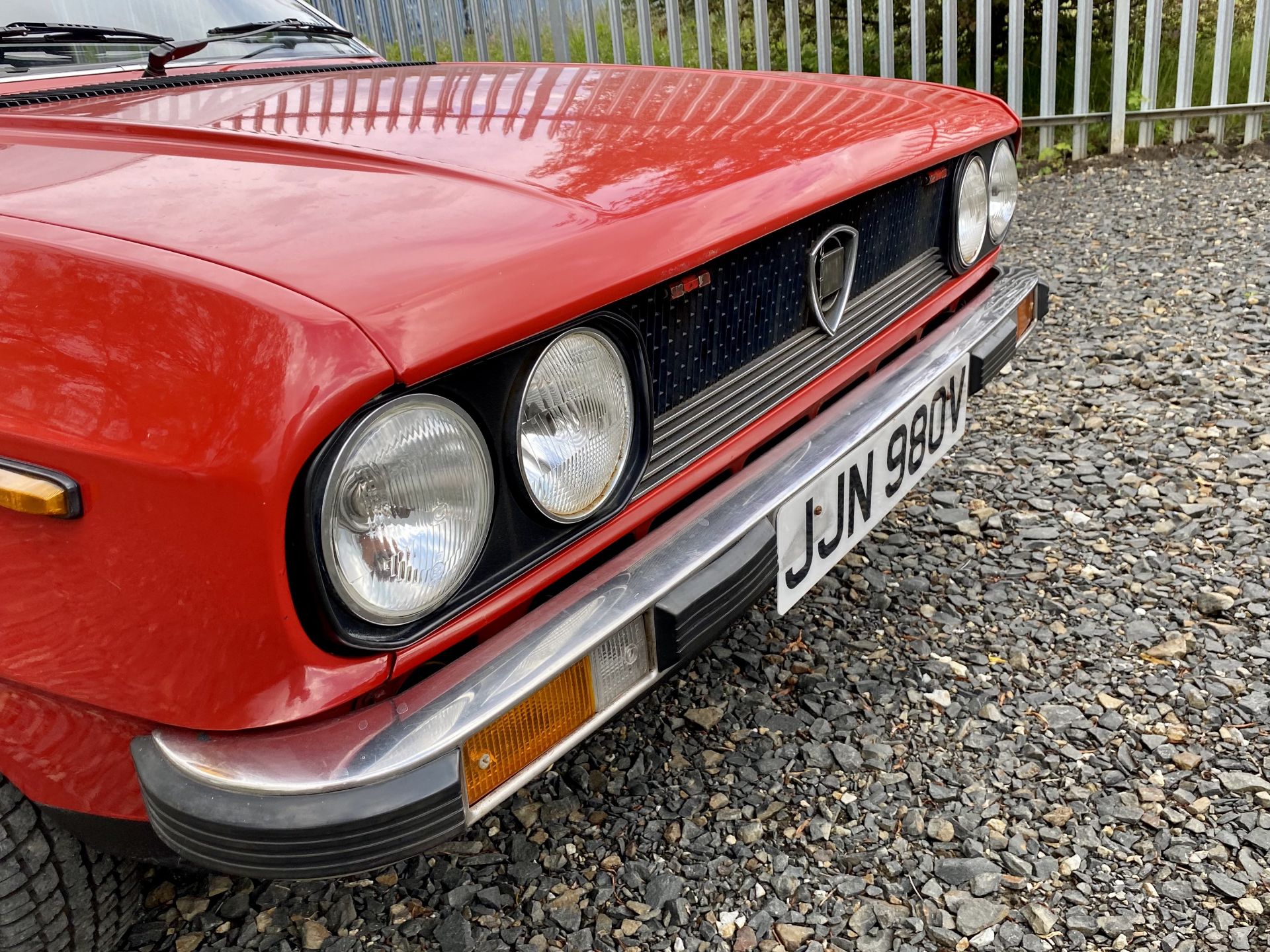 Lancia Beta Spider - Image 15 of 39