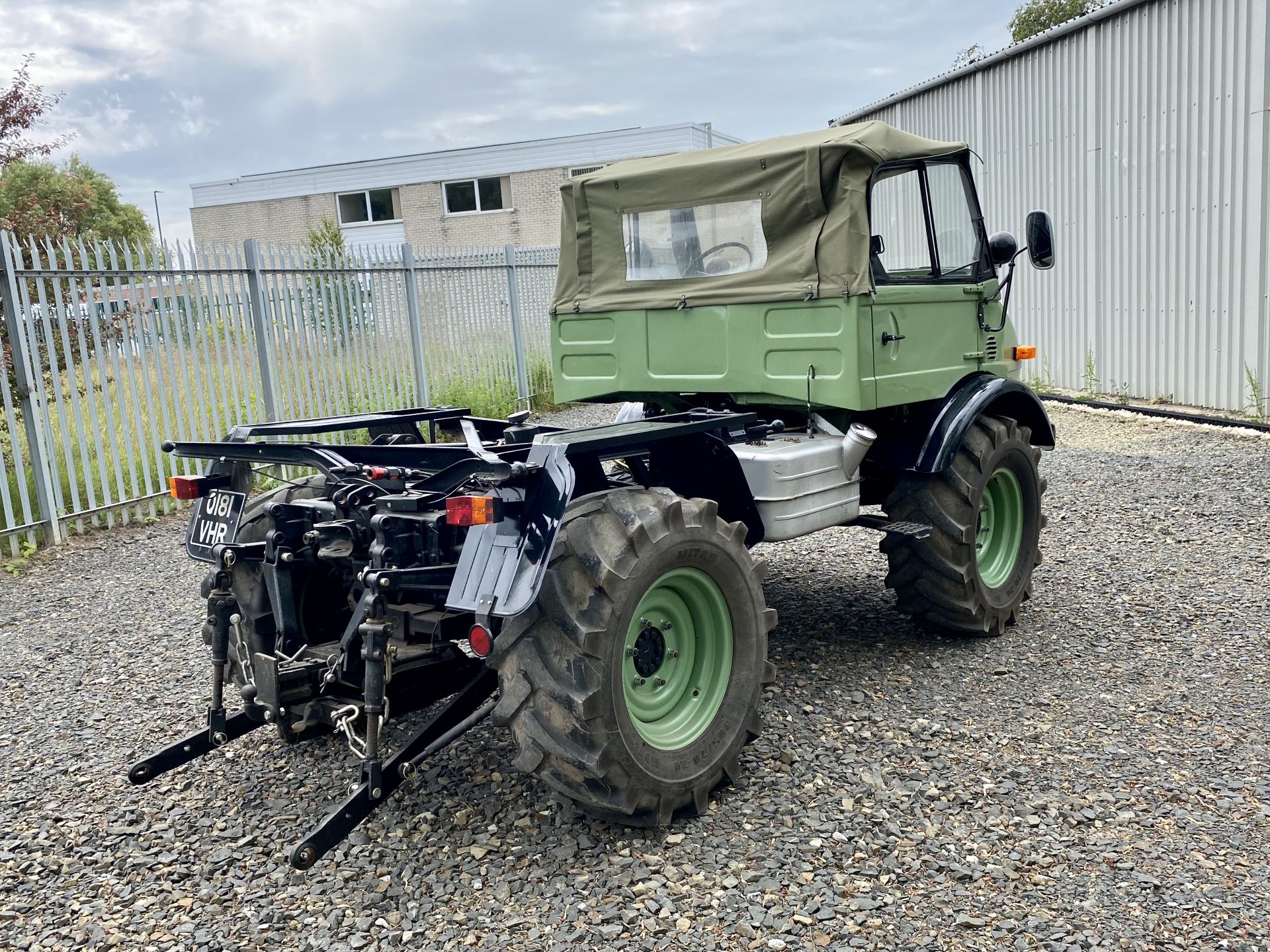 Mercedes Unimog - Image 6 of 33